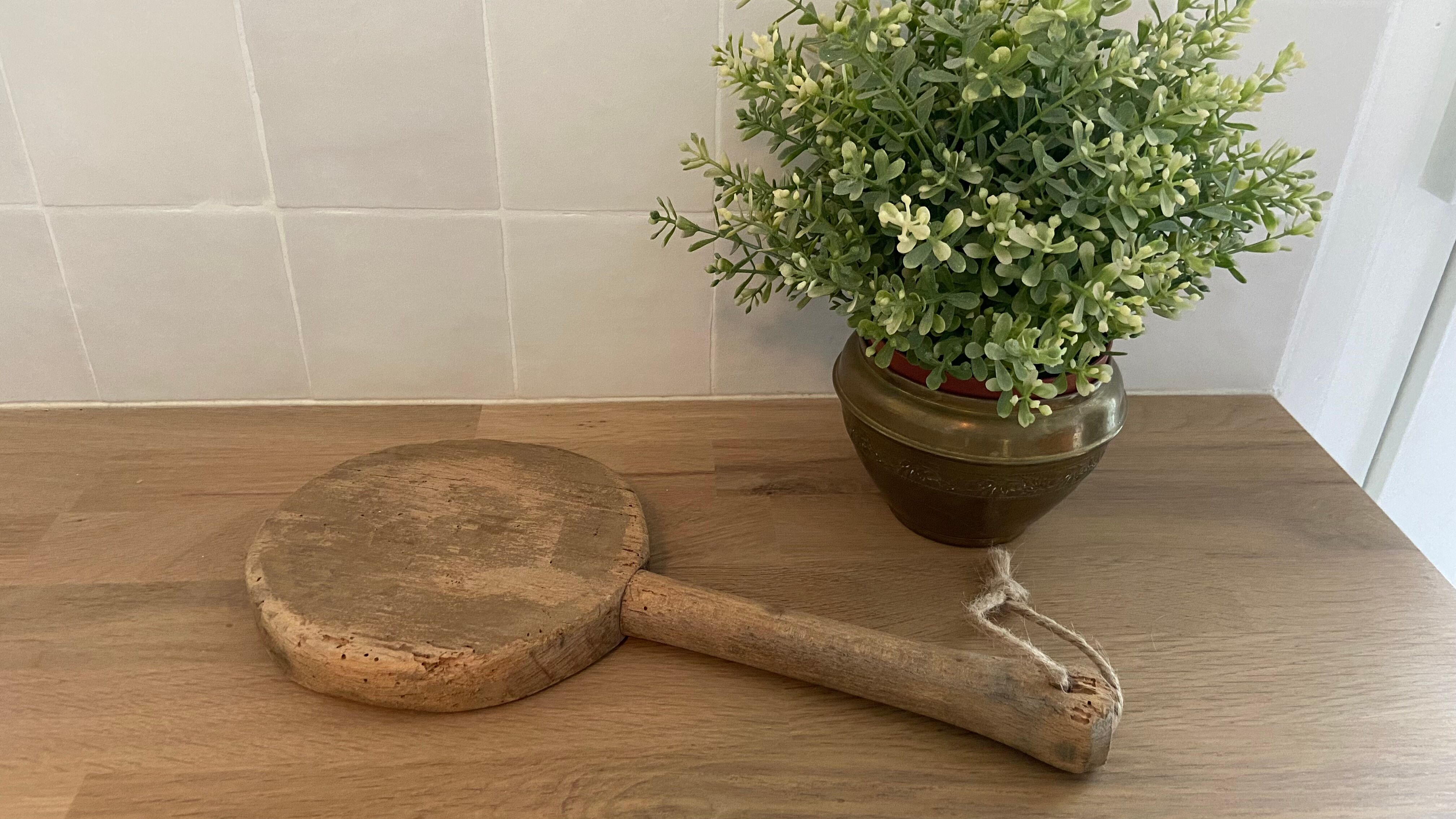 Christmas Pop-up 2022 - Vintage Cutting Board / Washerwoman Beater