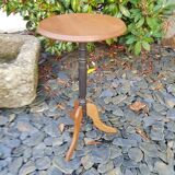 Tripod pedestal table