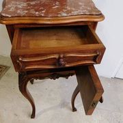 Chevet rocaille en noyer