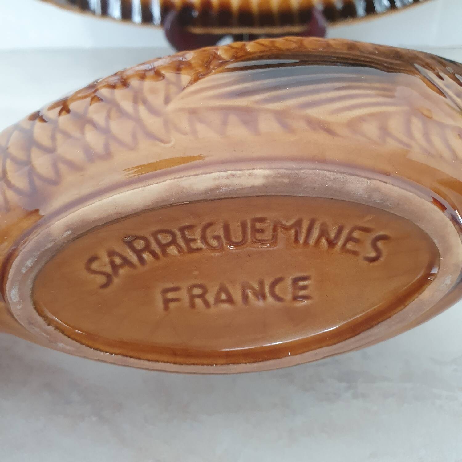 Sarreguemines / Large serving platter and matching fish-shaped sauce boat