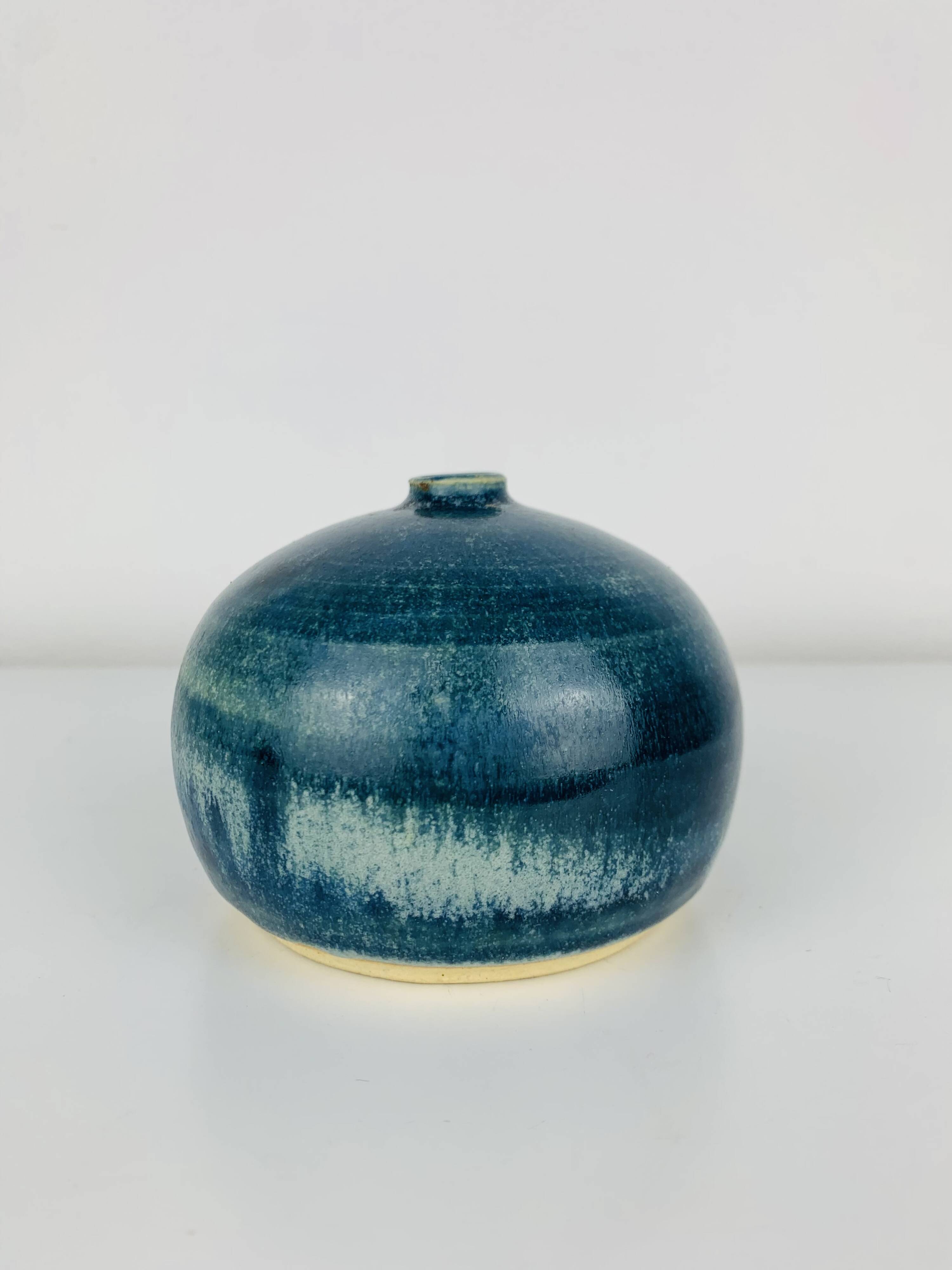 Vase boule céramique bleu, vintage