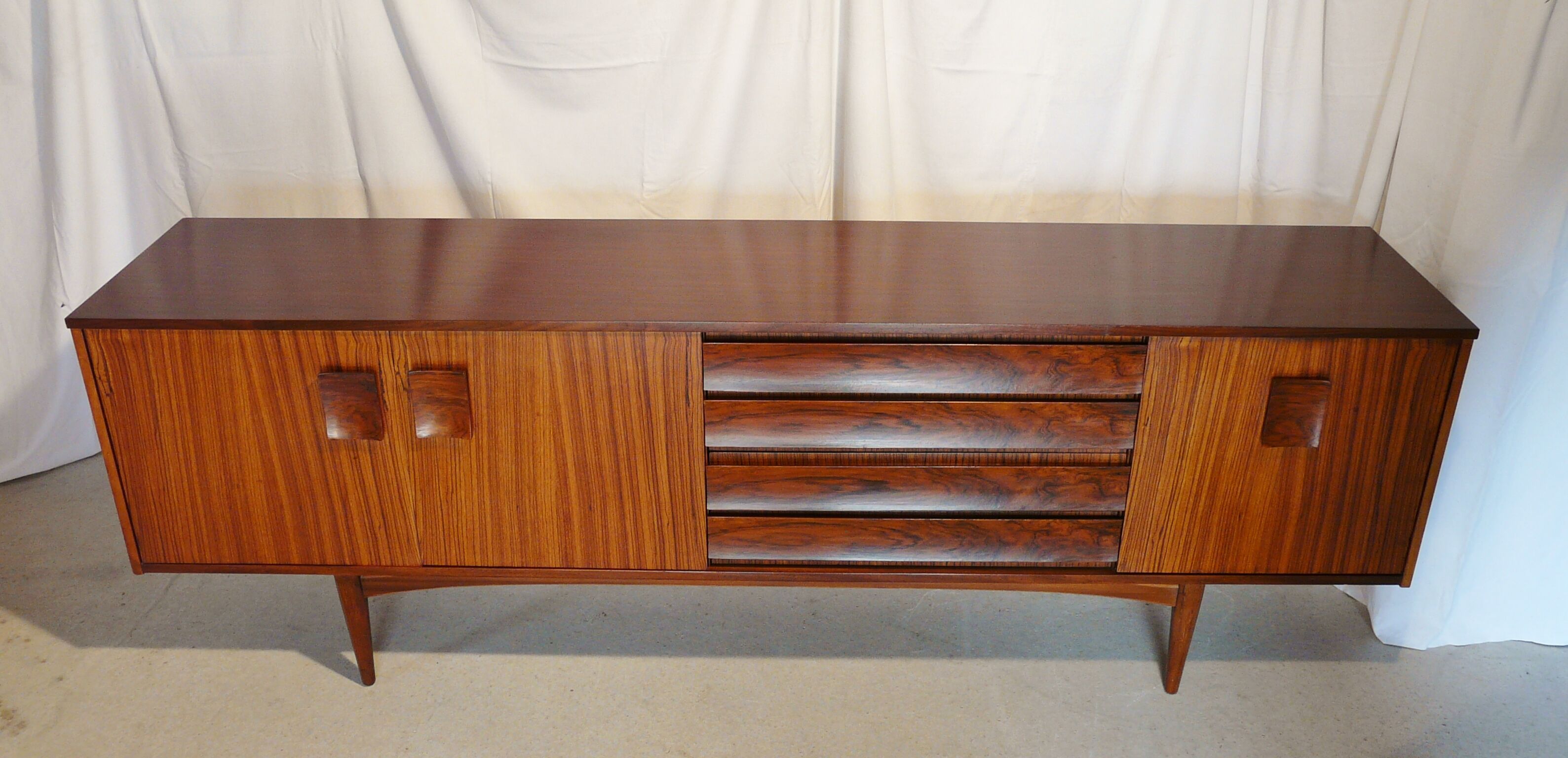 Enfilade scandinave en teck et palissandre
