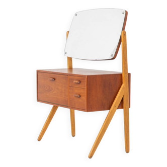 Coiffeuse emblématique d'Ølholm Møbelfabrik (Danemark, années 1960).