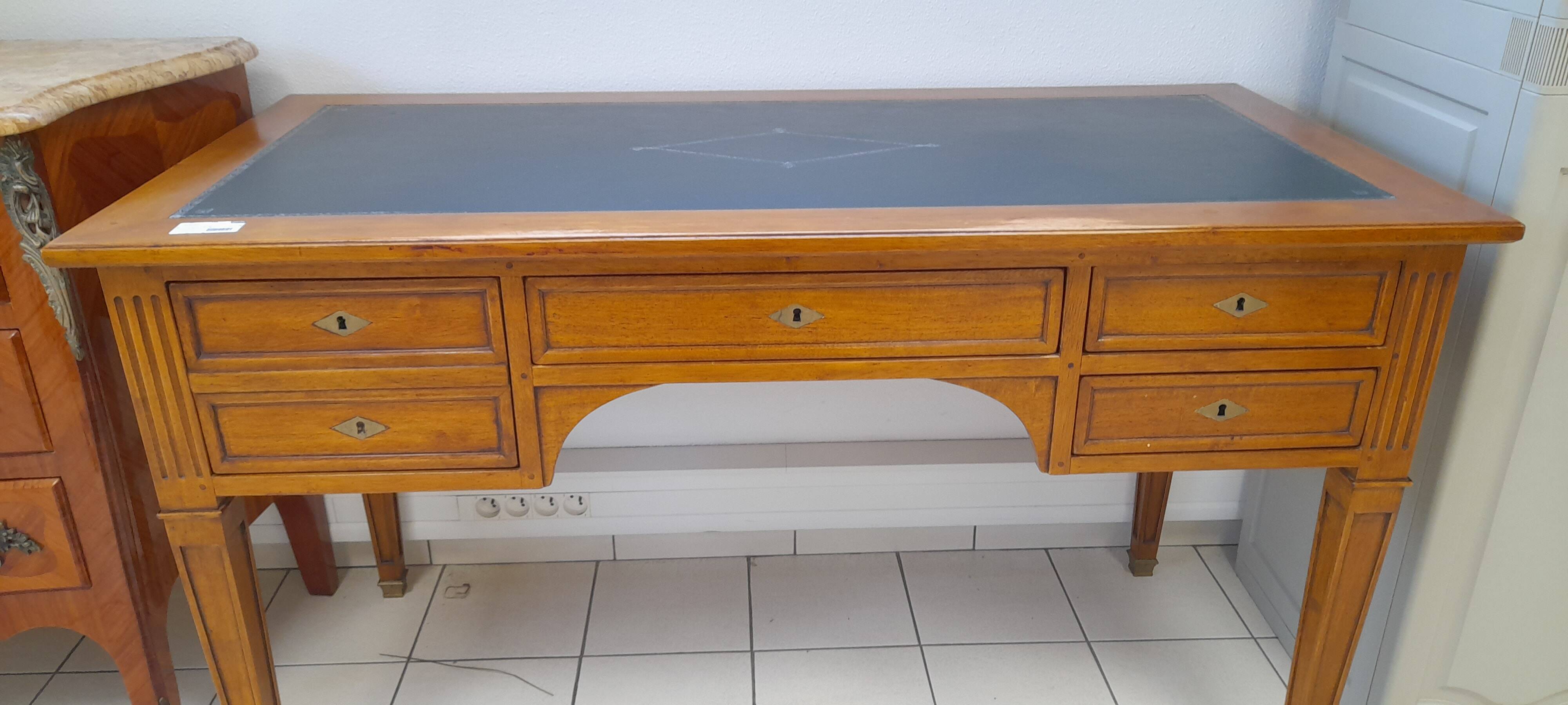 Bureau style directoire avec clé L 130 cm