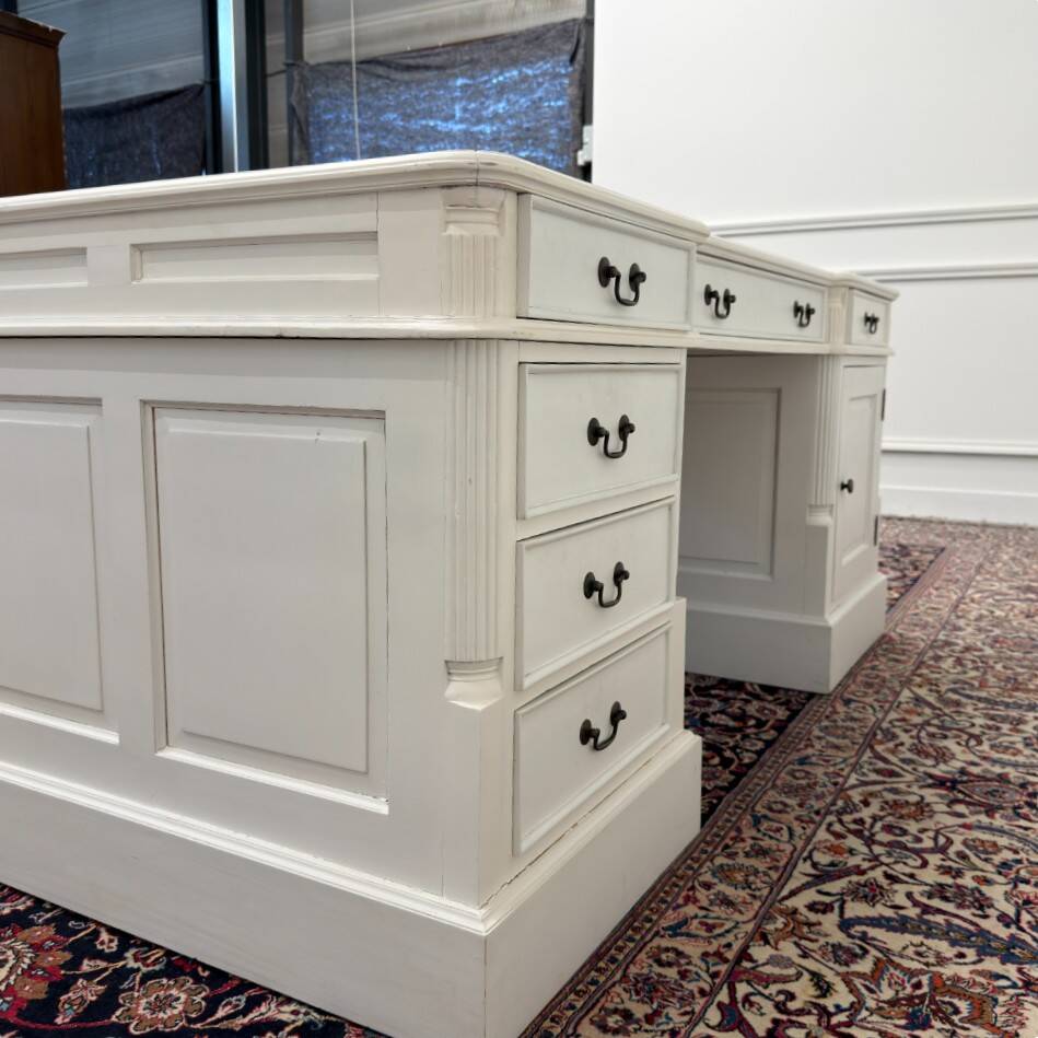 Classic English White Desk Set with Desk Chair