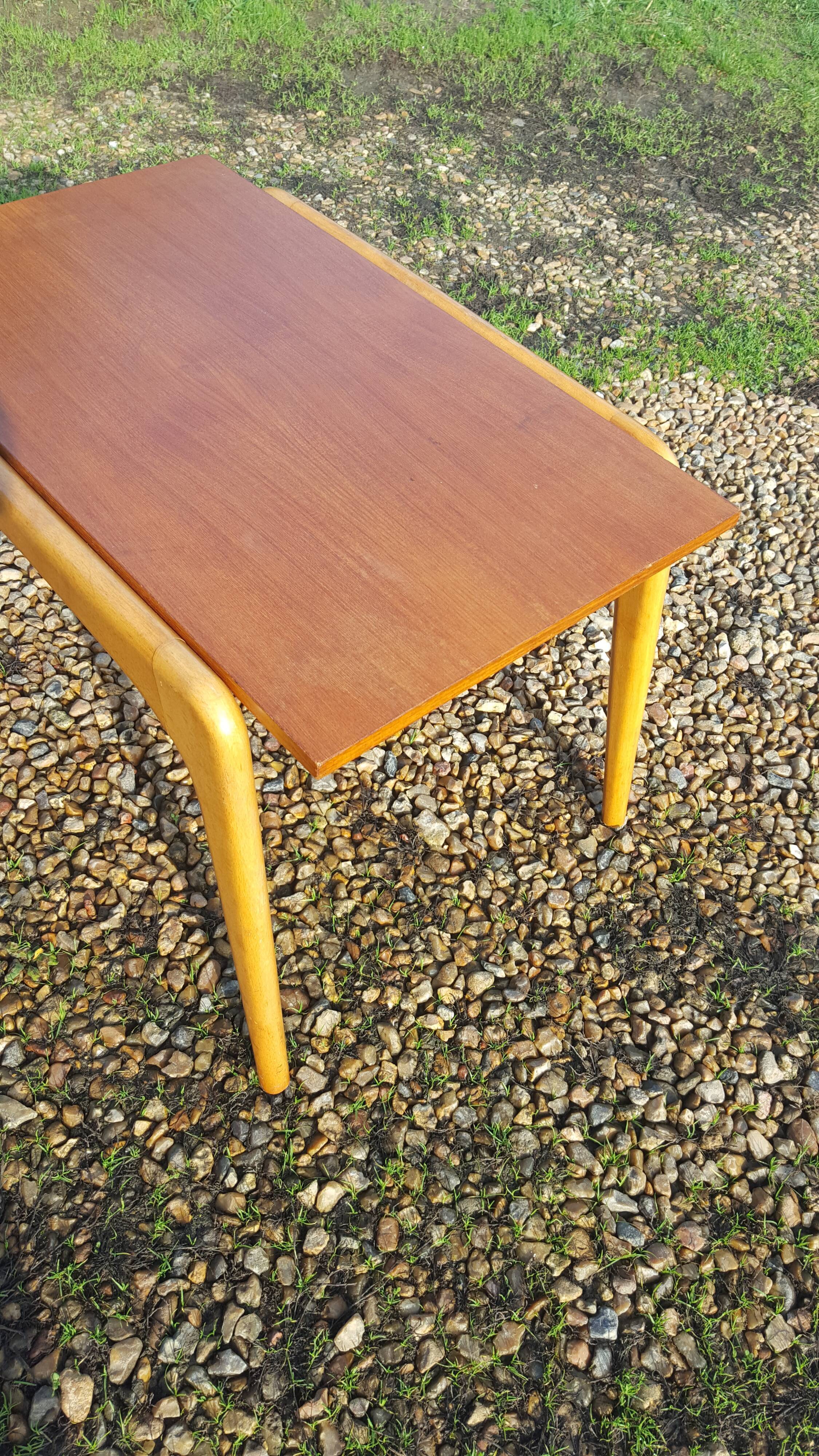 Stella scandinavian coffee table