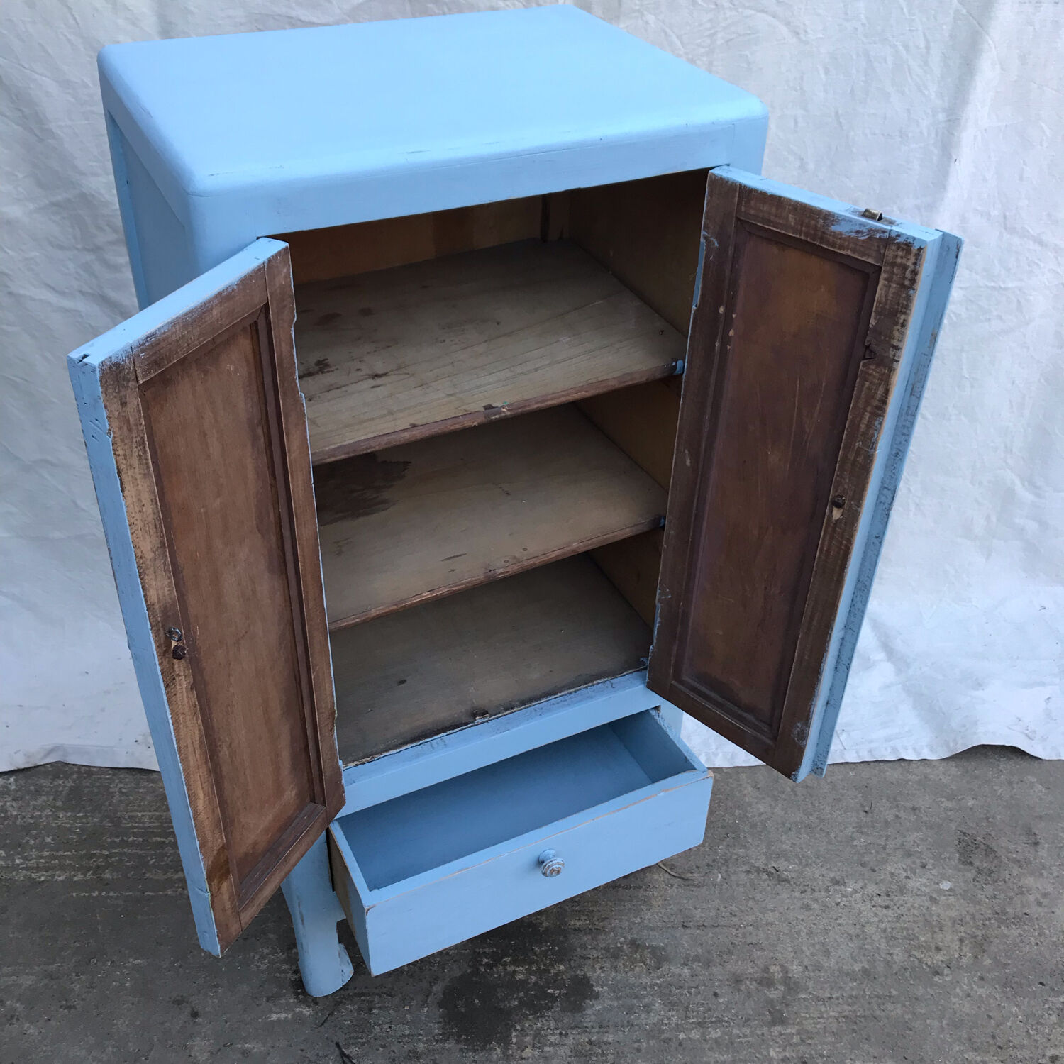 Buffet vintage bleu