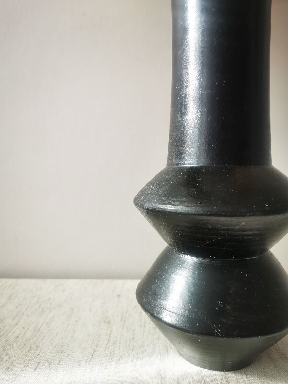 Black ceramic lamp