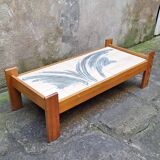 Table basse en pin et céramique