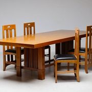 Table Frank Lloyd Wright ‘608 Taliesin’ + four Mackintosh chairs “309 Ingram”