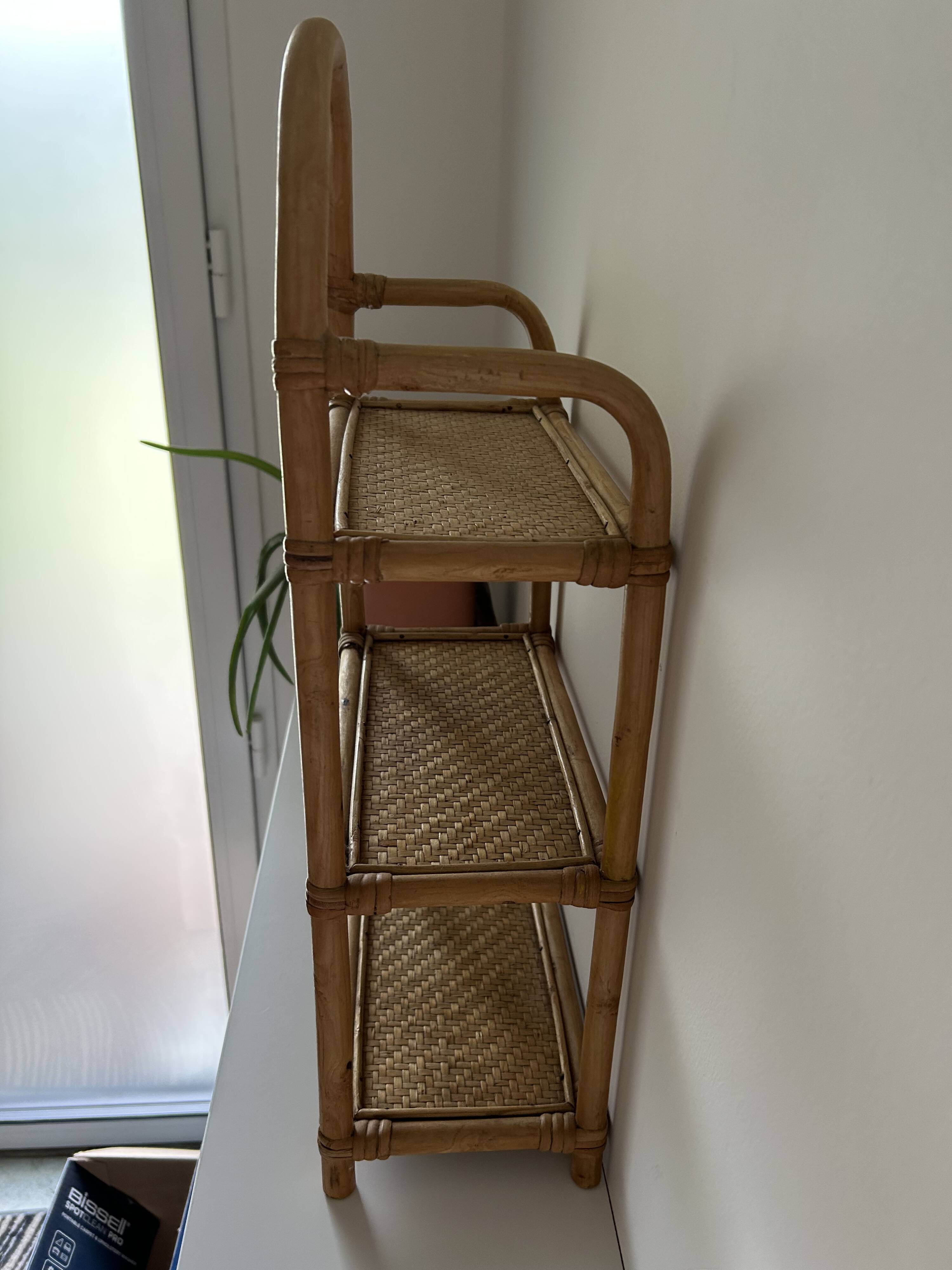 Etagère murale en rotin