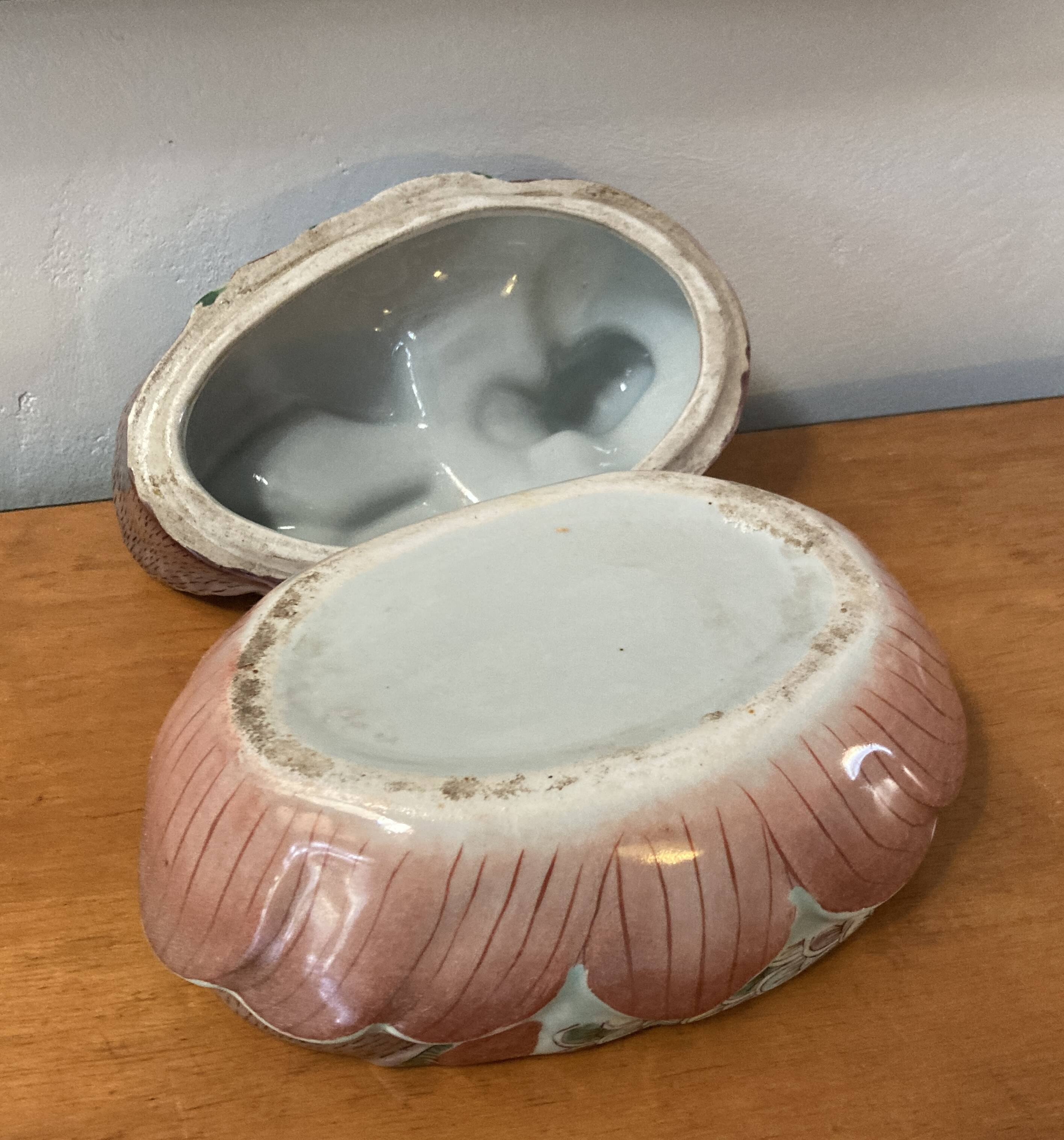 Ceramic hen - box