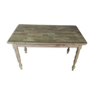 Farm table