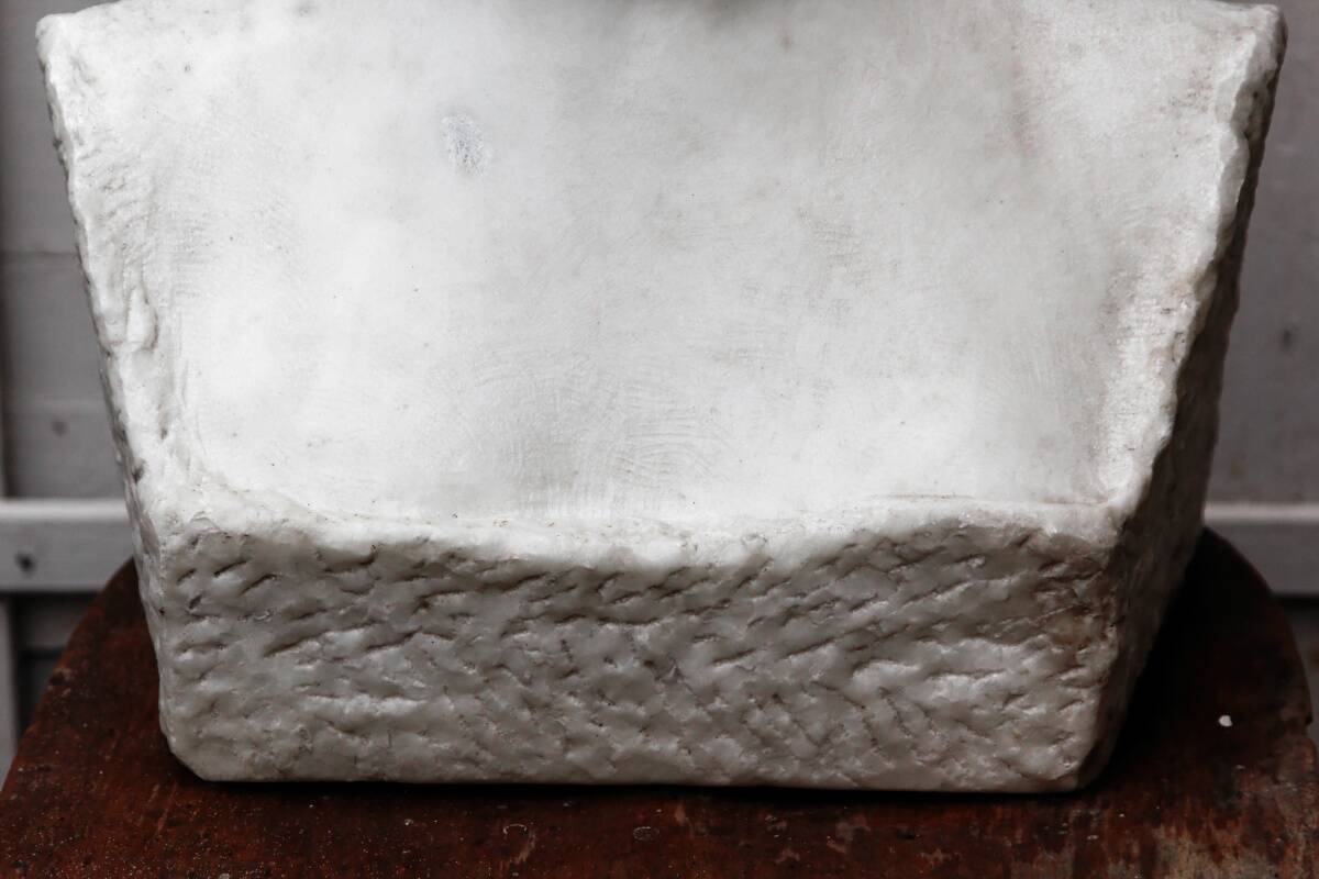 Important white marble bust, signed Léoni, 19th century