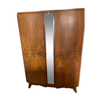 Armoire en loupe d’orme