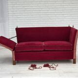 Canapé danois à accoudoirs rabattables « espagnol » des années 1970, en velours d'ameublement rouge.