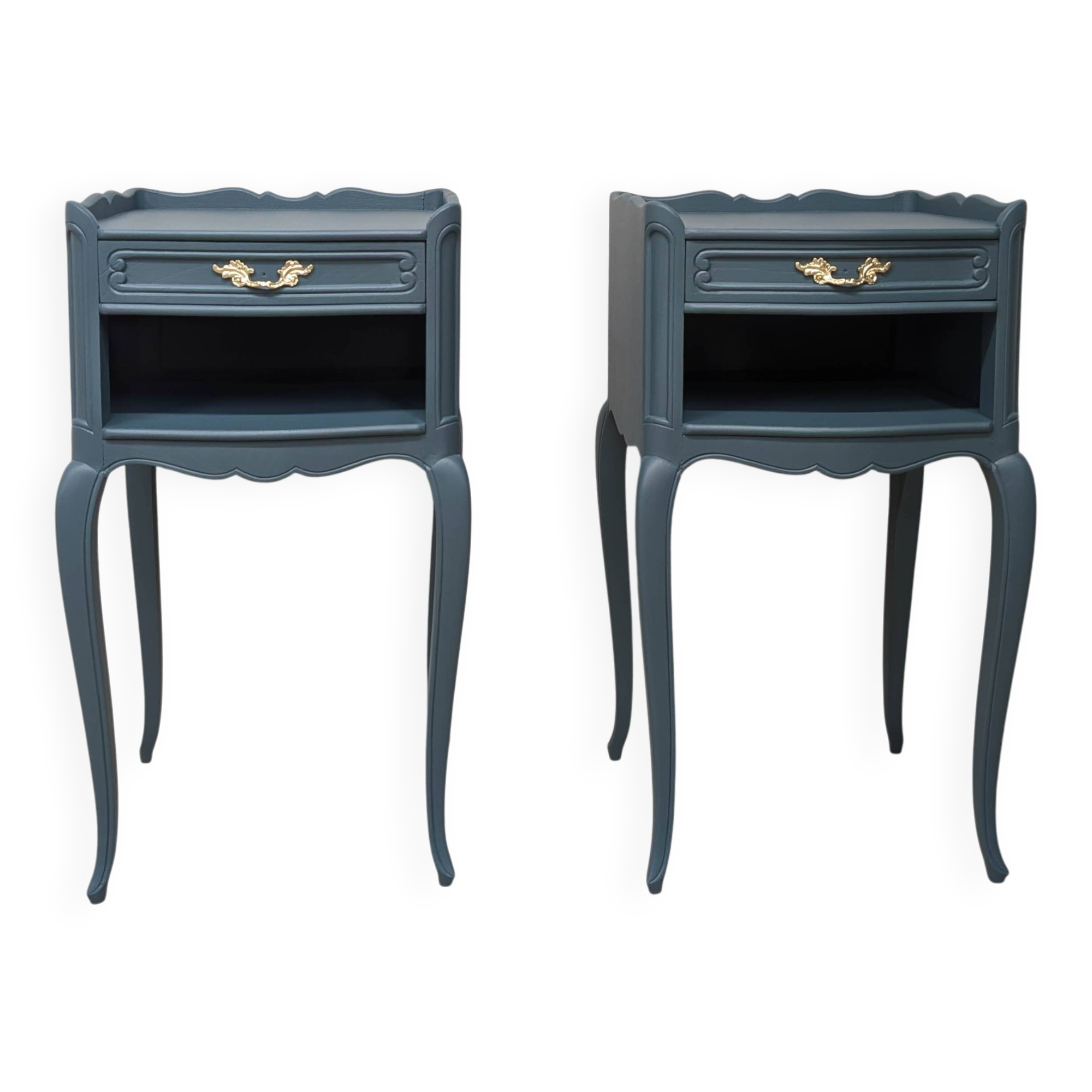 2 relooked cherry wood bedside tables