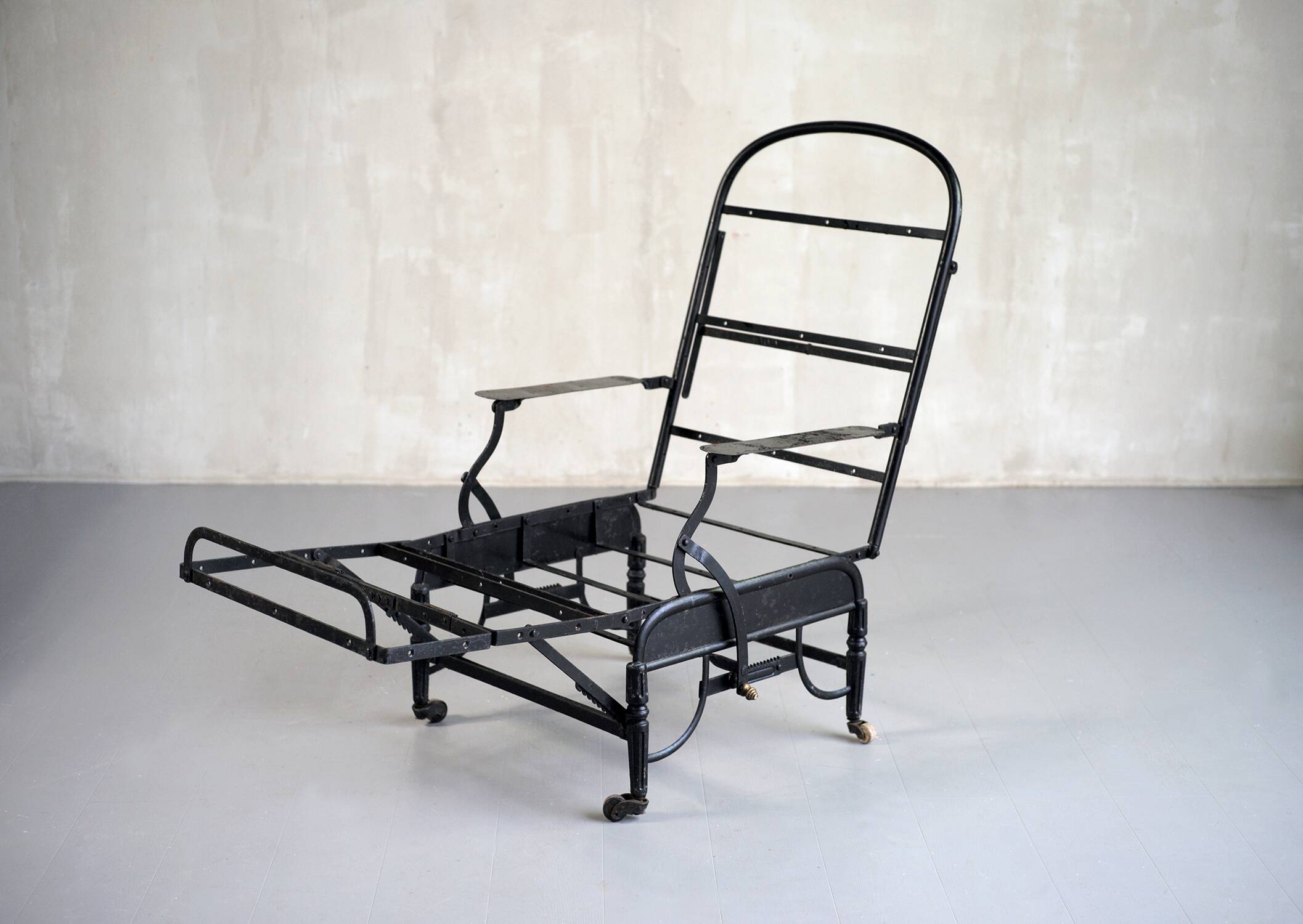 Fauteuil d'officier, Maison Pardon, Paris 19ème