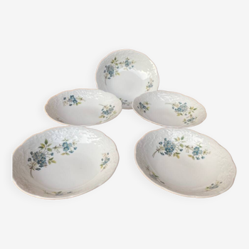 Set de 5 ramequins en haute porcelaine du Berry.