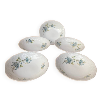 Set de 5 ramequins en haute porcelaine du Berry.