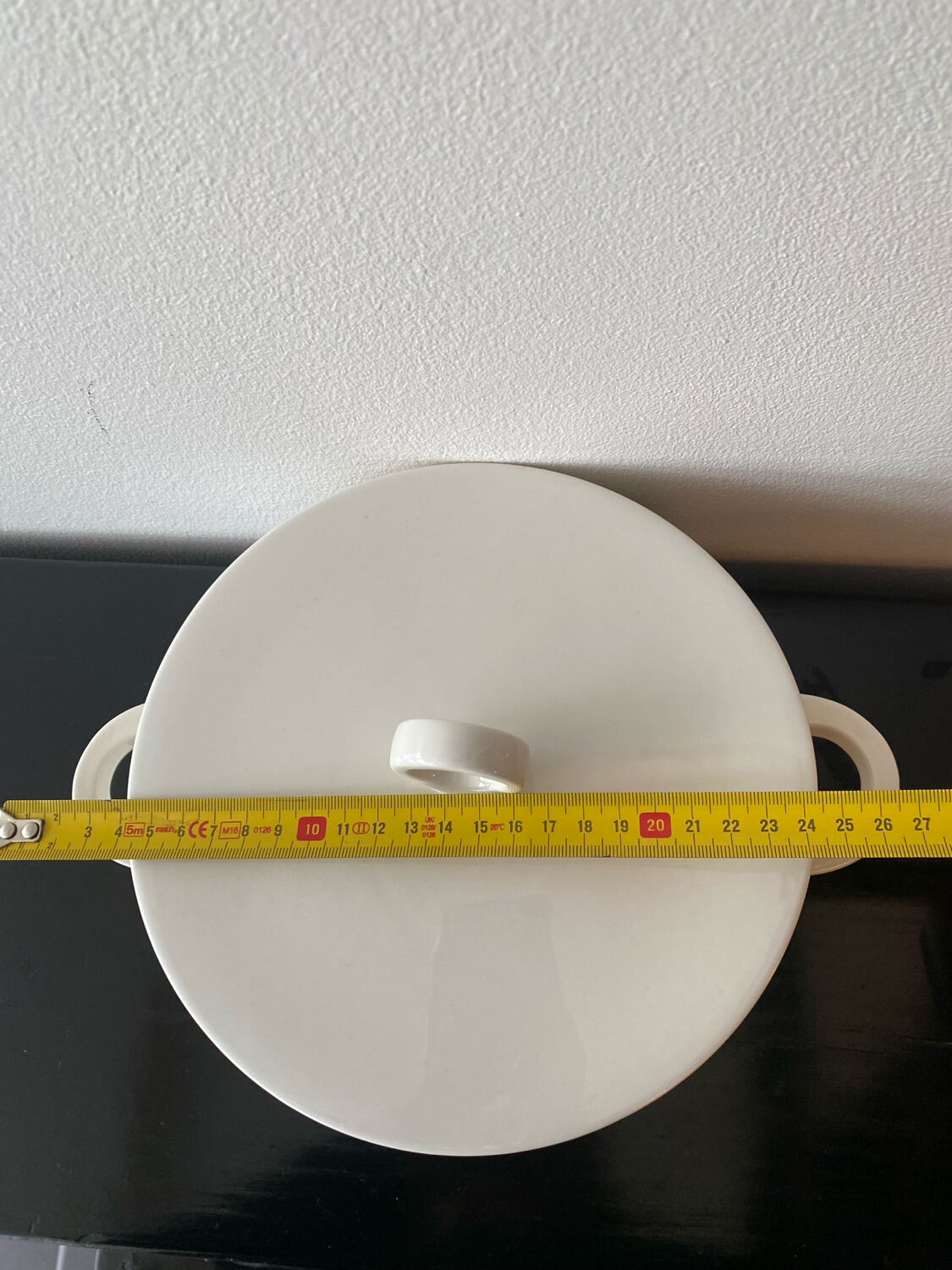 Large vegetable dish, salad bowl, soup tureen Model Cadiz from Villeroy & Boch.