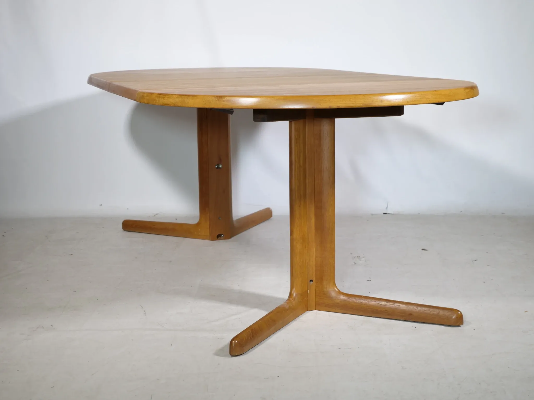 Danish Design Extendable Dining Table in Teak, 1960s