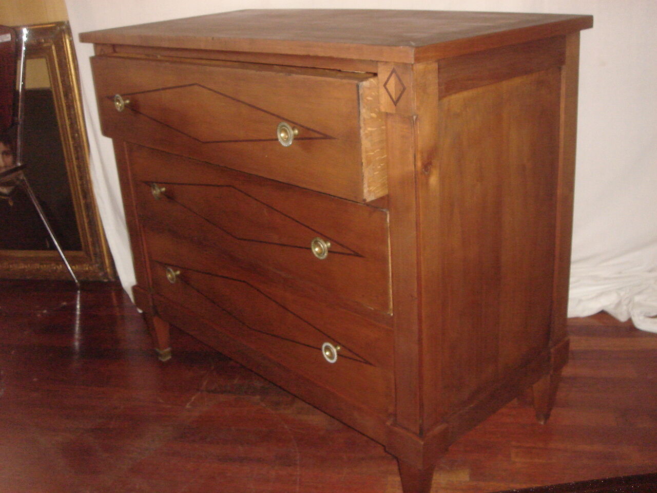 commode chêne du XIXème avec ornements bronze