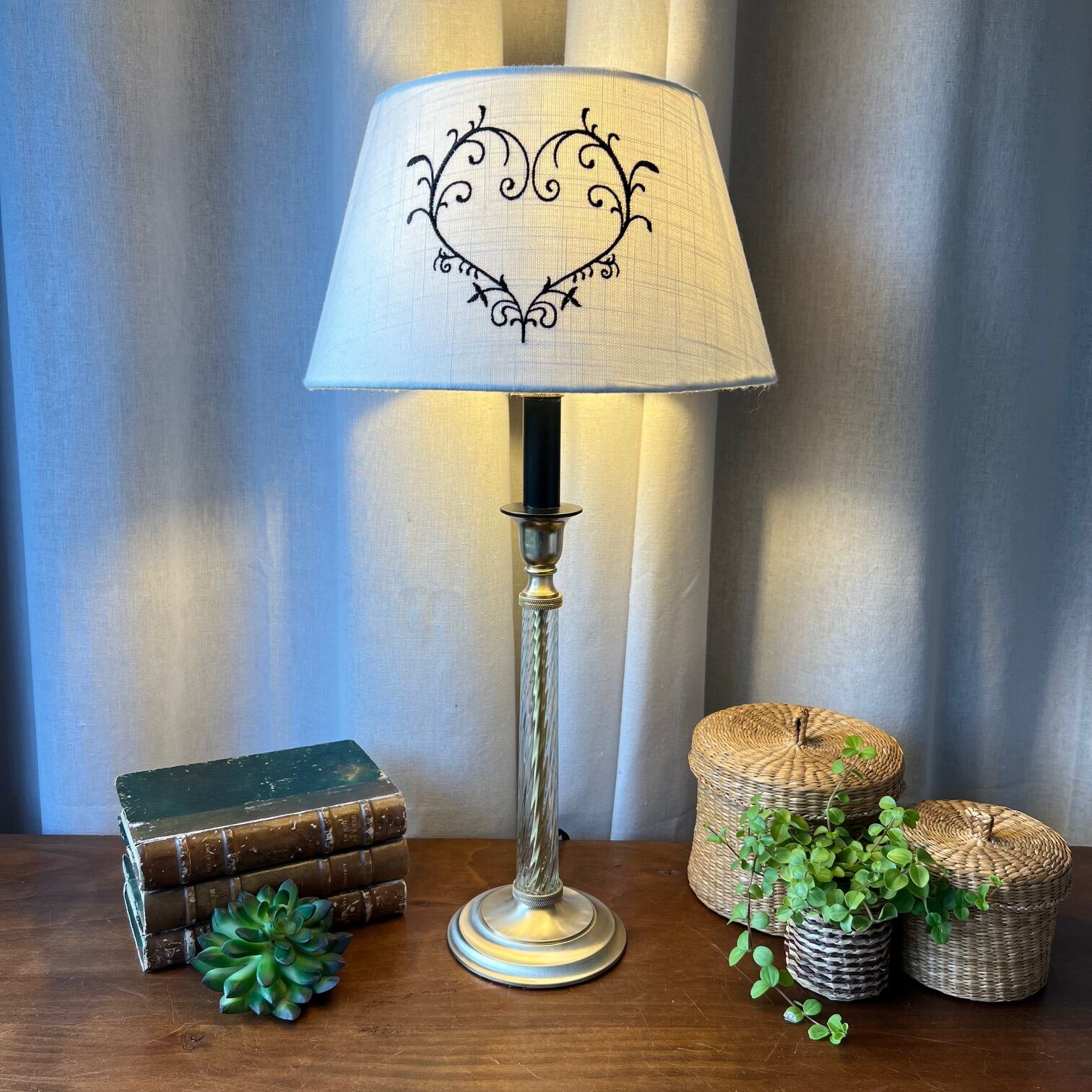 English lamp in brass and altuglass