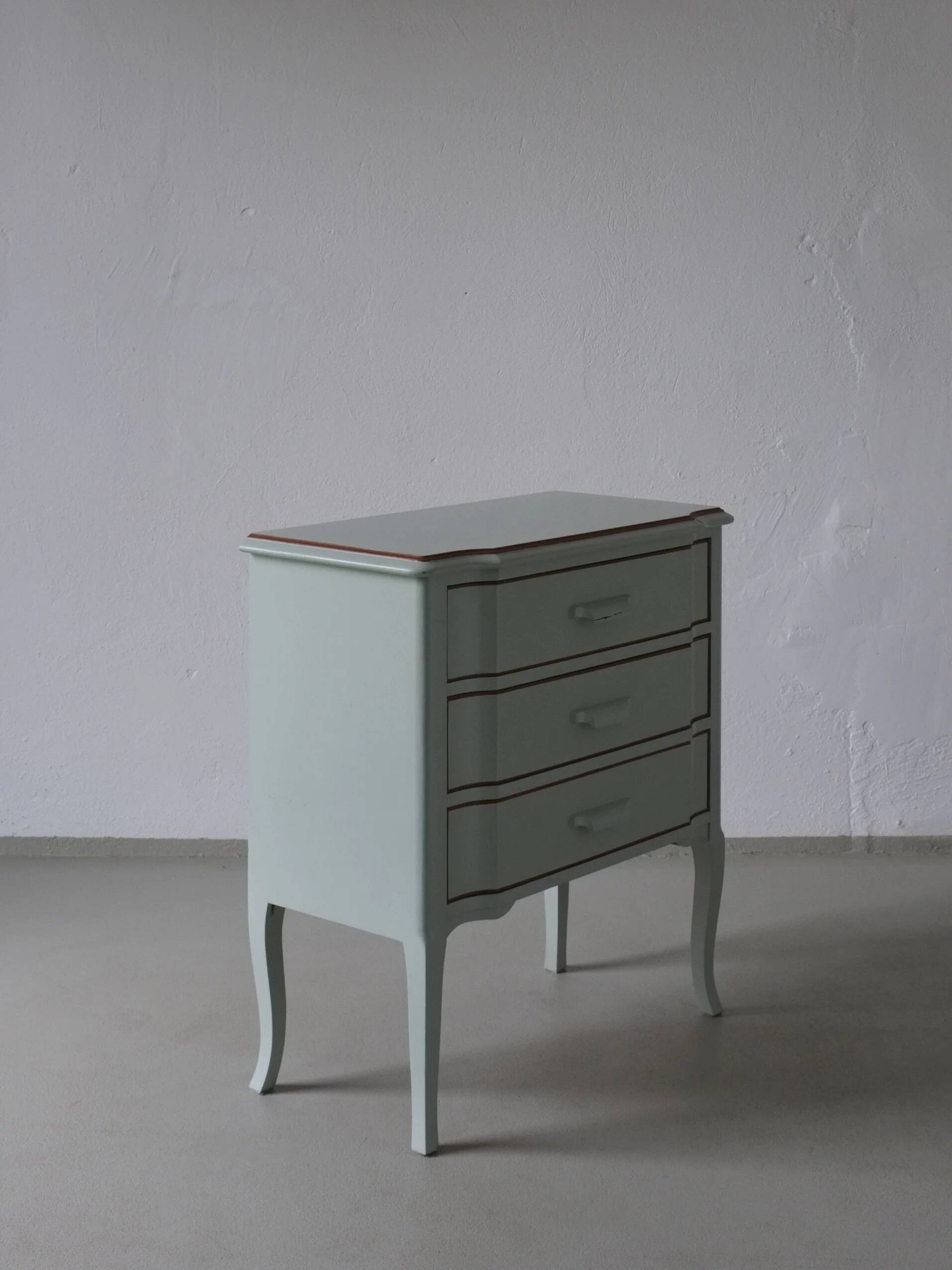 Commode suédoise peinte avec miroir | Années 1940