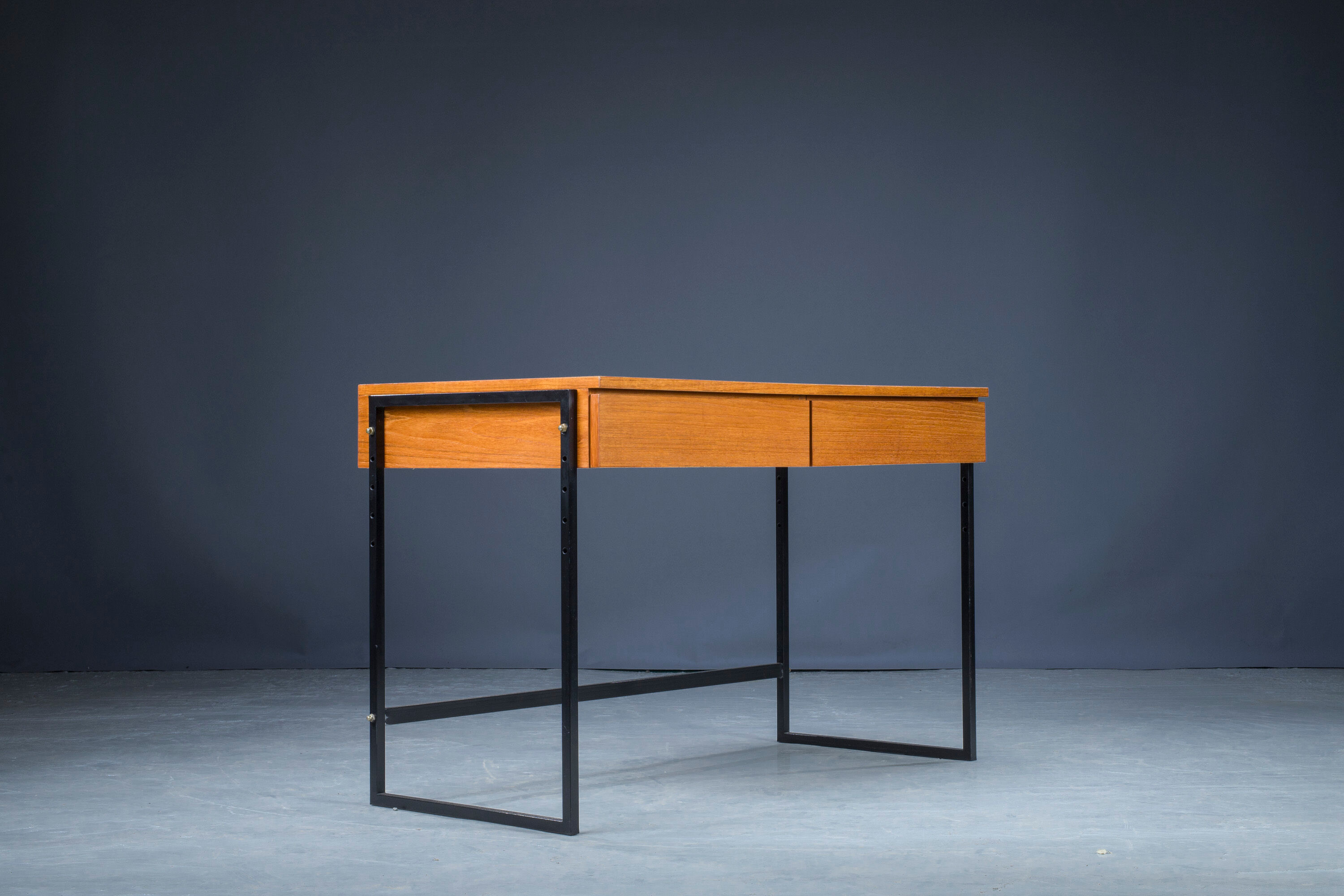 Bureau en teck du milieu du siècle, 1970