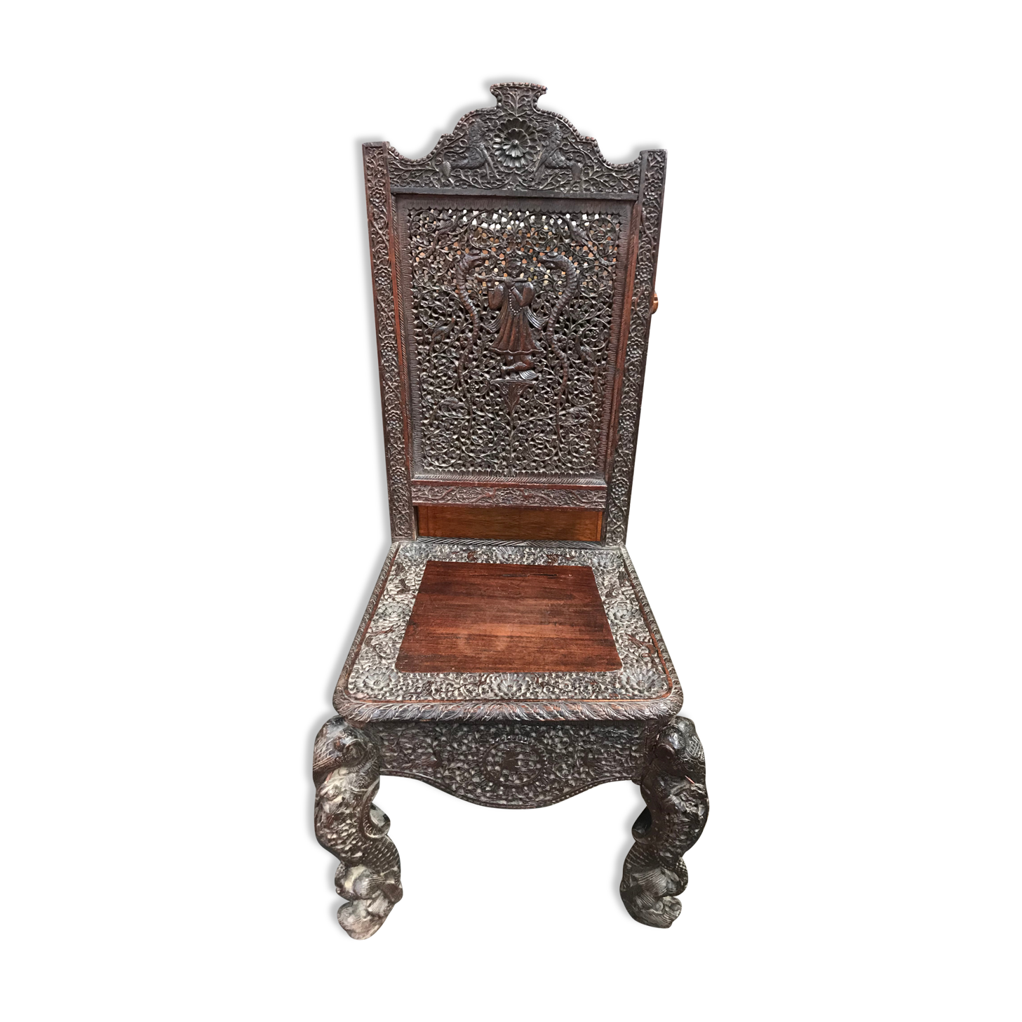 Chaise indienne en bois sculpté
