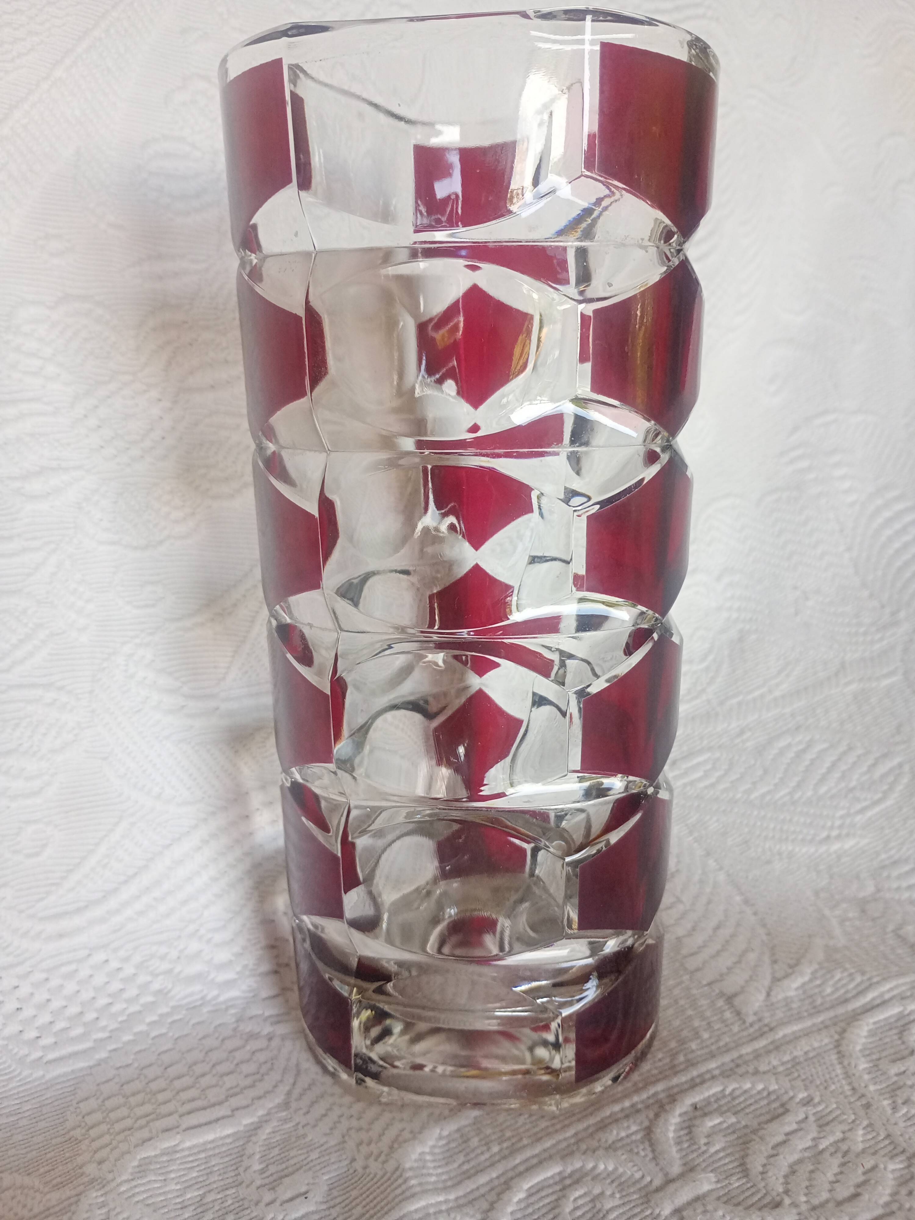 Vase - 3-sided faceted overlay ruby red - 24cm moulded crystal glass
