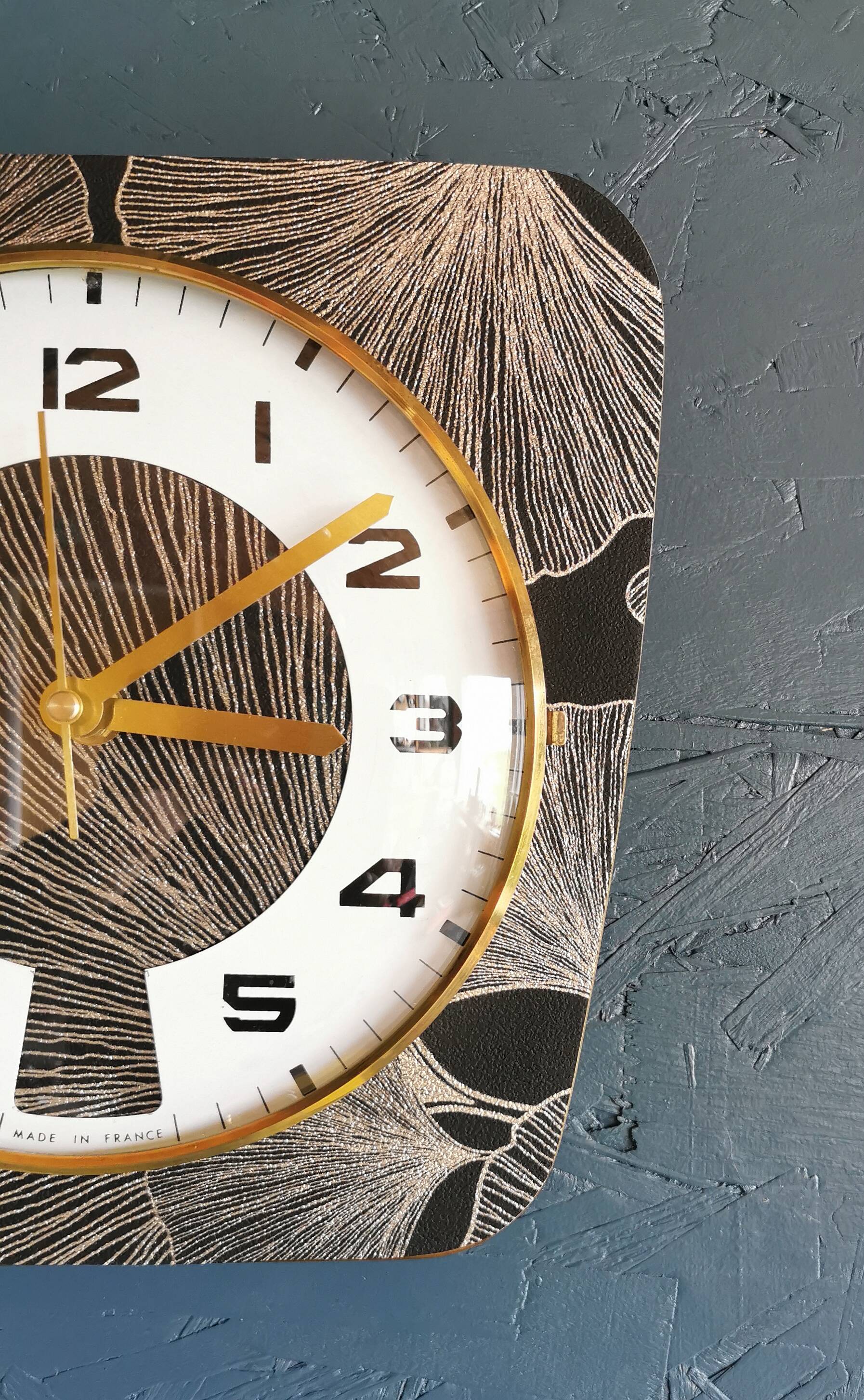 Vintage silent wall pendulum clock 60s trapeze "Gingko black gold"