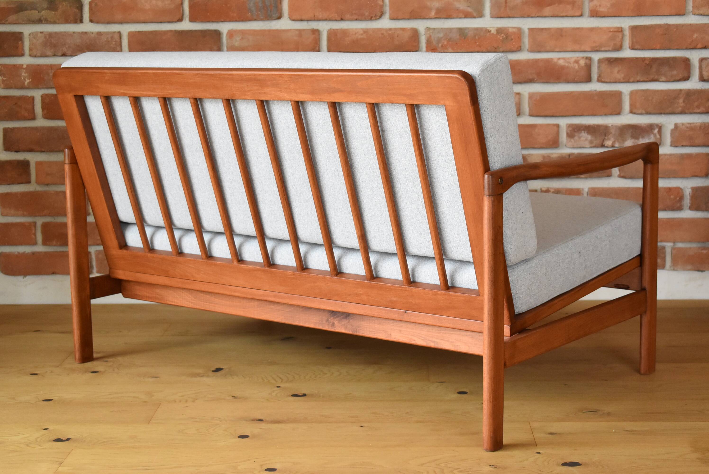 Canapé scandinave deux places, gris clair