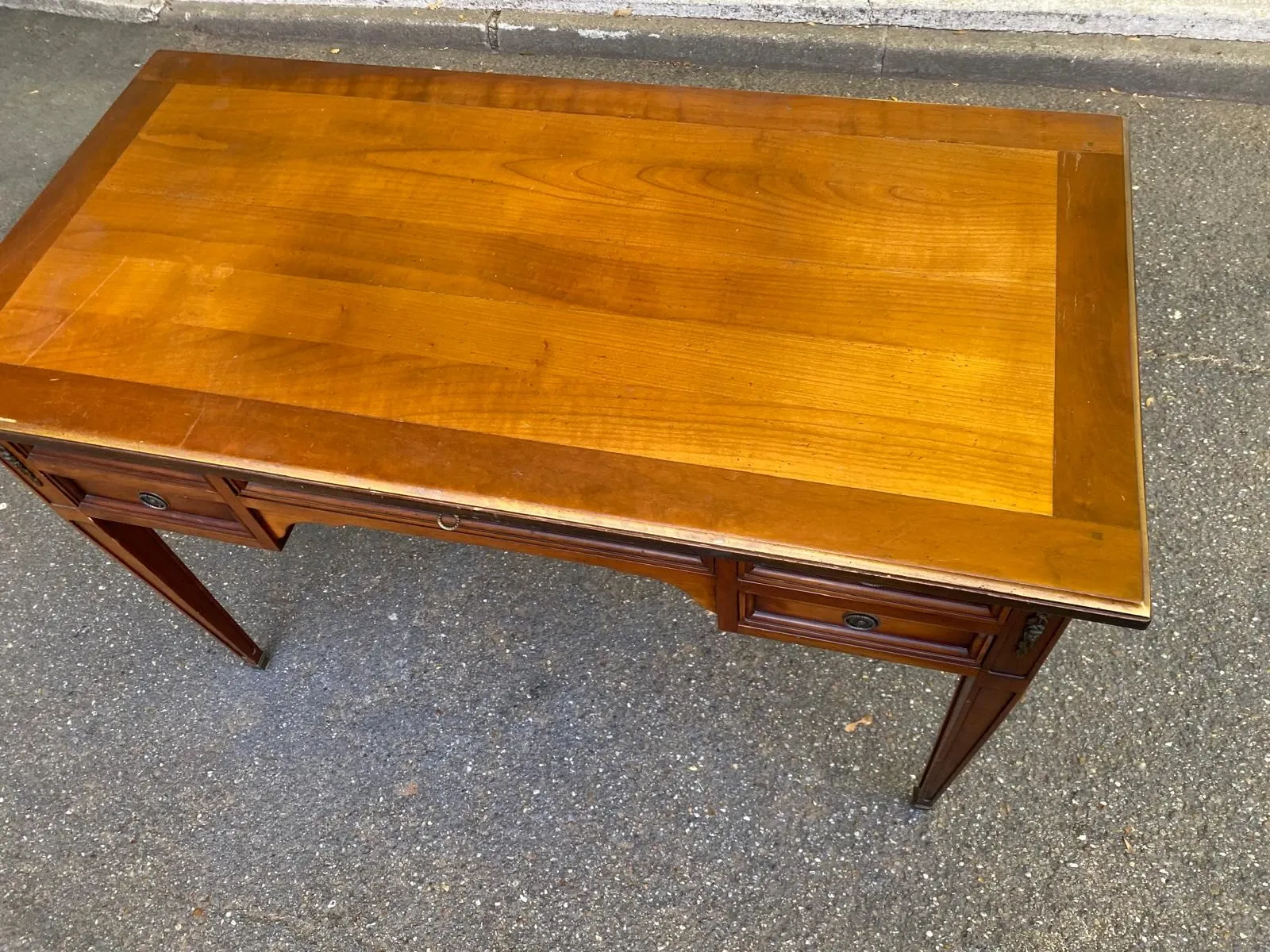 Roche Bobois desk in solid cherry wood in Louis XVI style with pull-outs.
