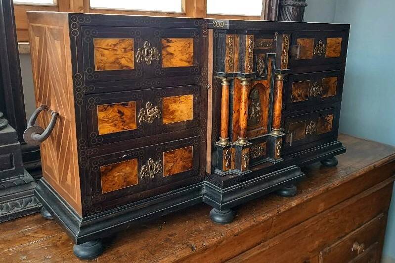 Large inlaid coin purse from the early 1900s