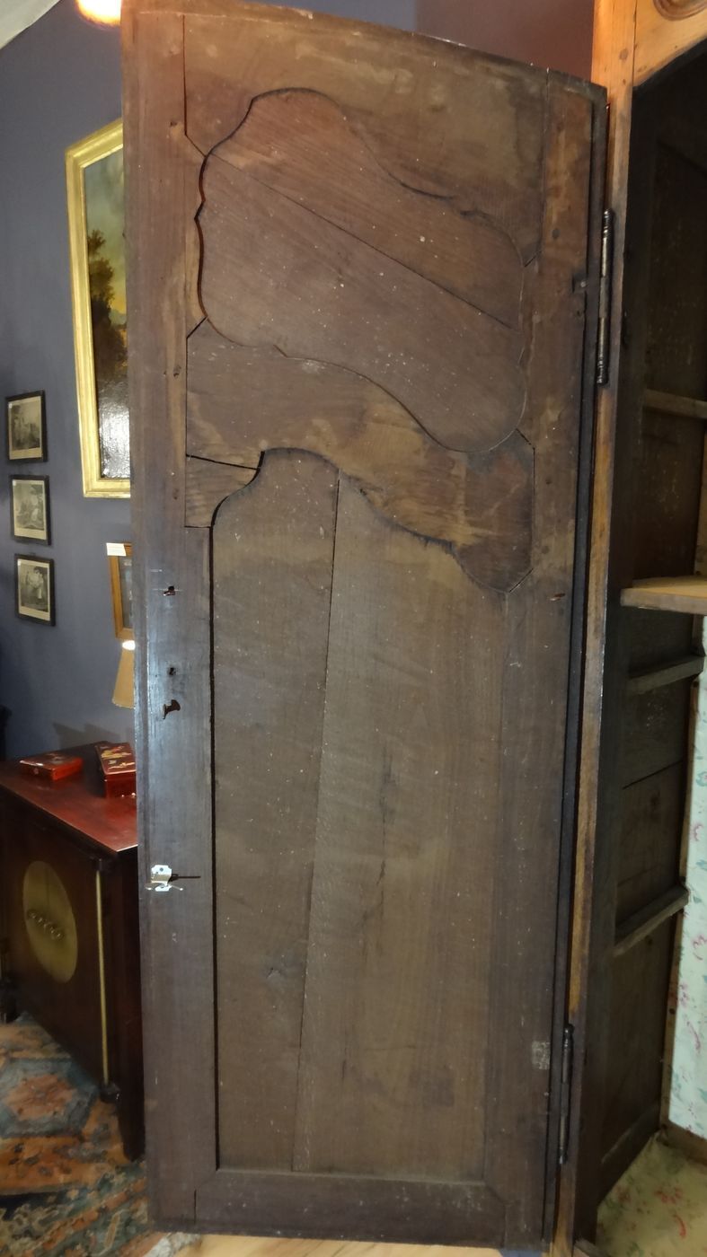 Louis XV period oak cabinet 1.57 x 2.53 m