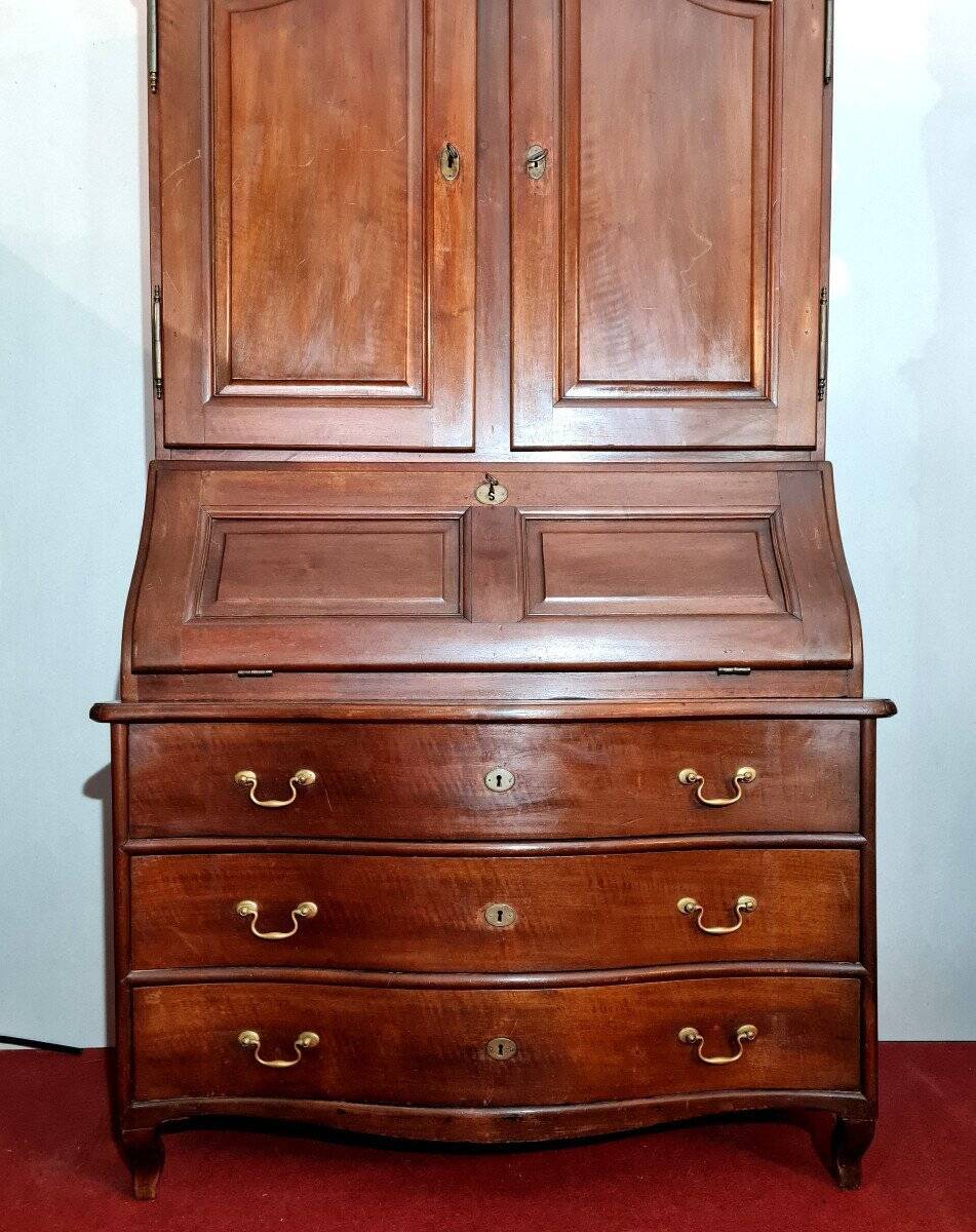 Cabinet Commode Scriban Galbée époque Louis XV En Noyer