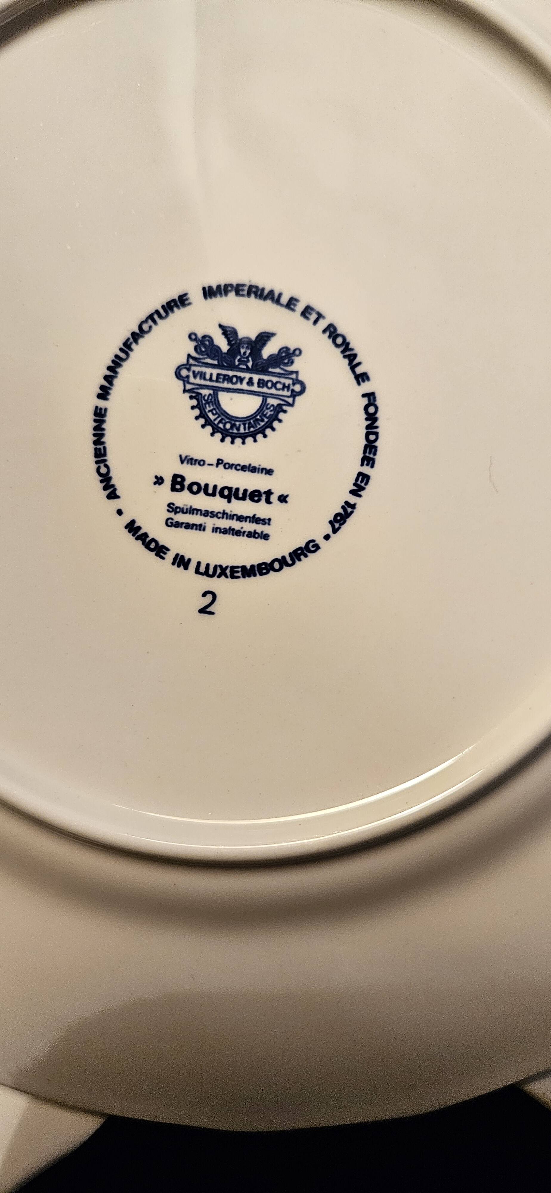 Set of 11 Villeroy and Boch Bouquet model dessert plates