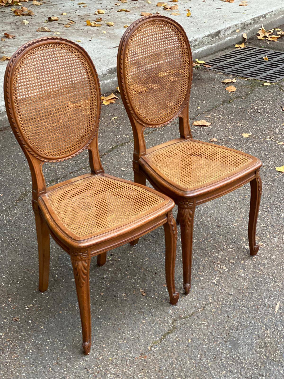 2 Louis XV medallion chairs in solid wood with canes