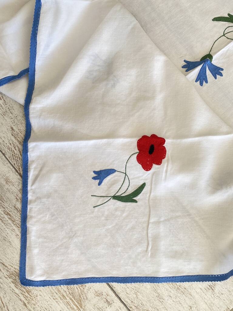 Antique hand-embroidered and braided tablecloth "poppies & cornflowers" - Linen - 107x107 cm