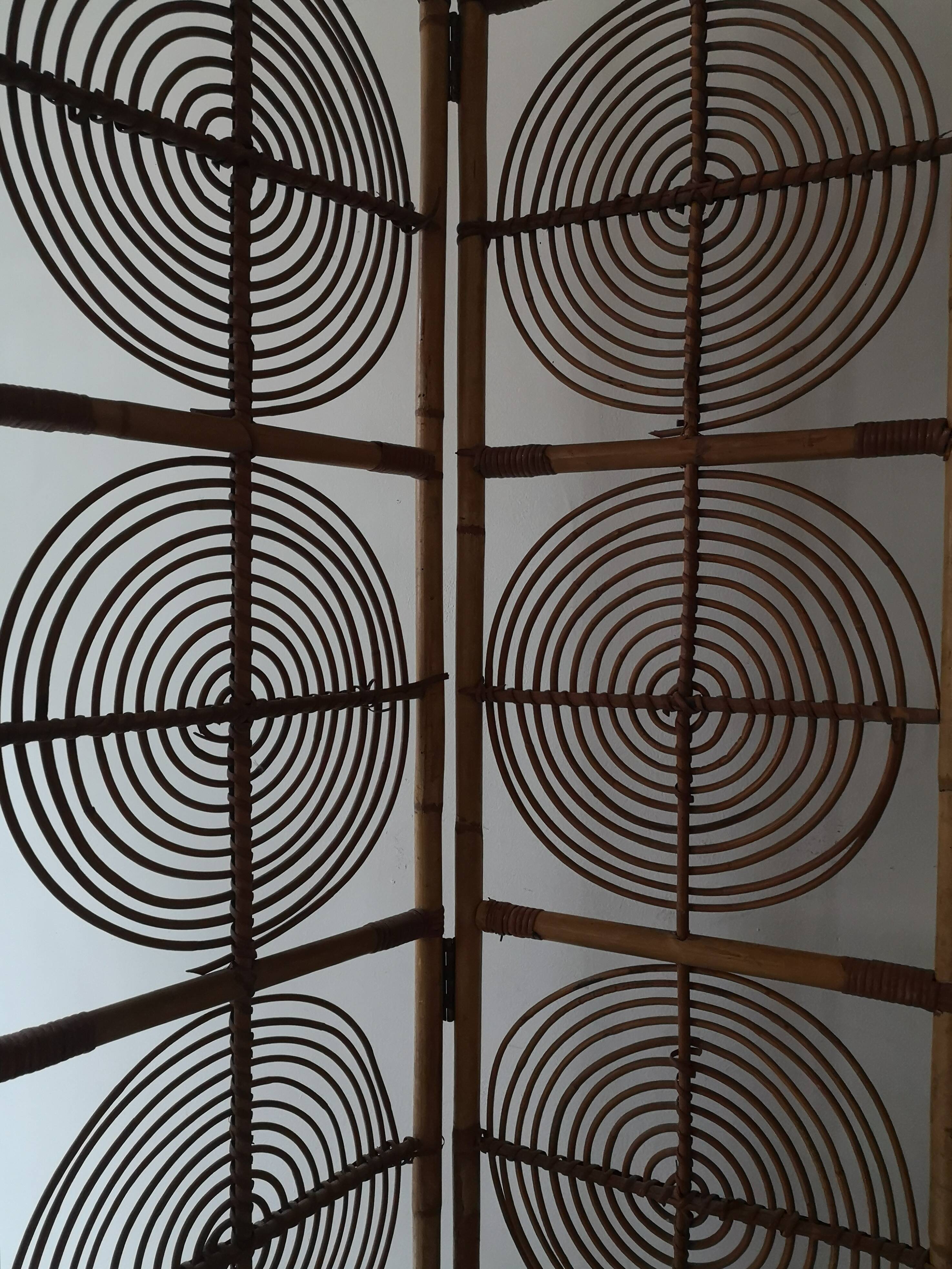 Peacock screen in rattan and bamboo