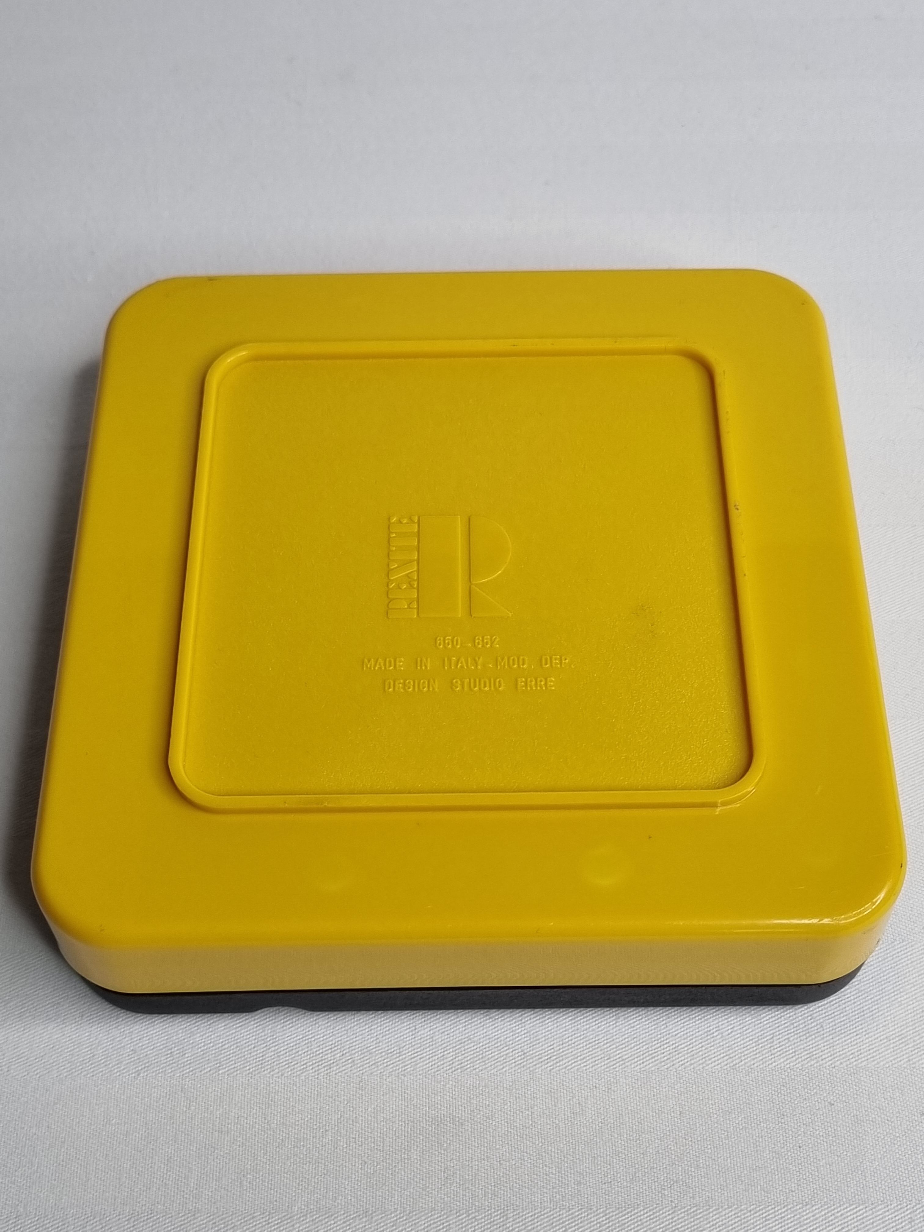 Empty pocket ashtray Rexite, studio Erre, two-color, 70s