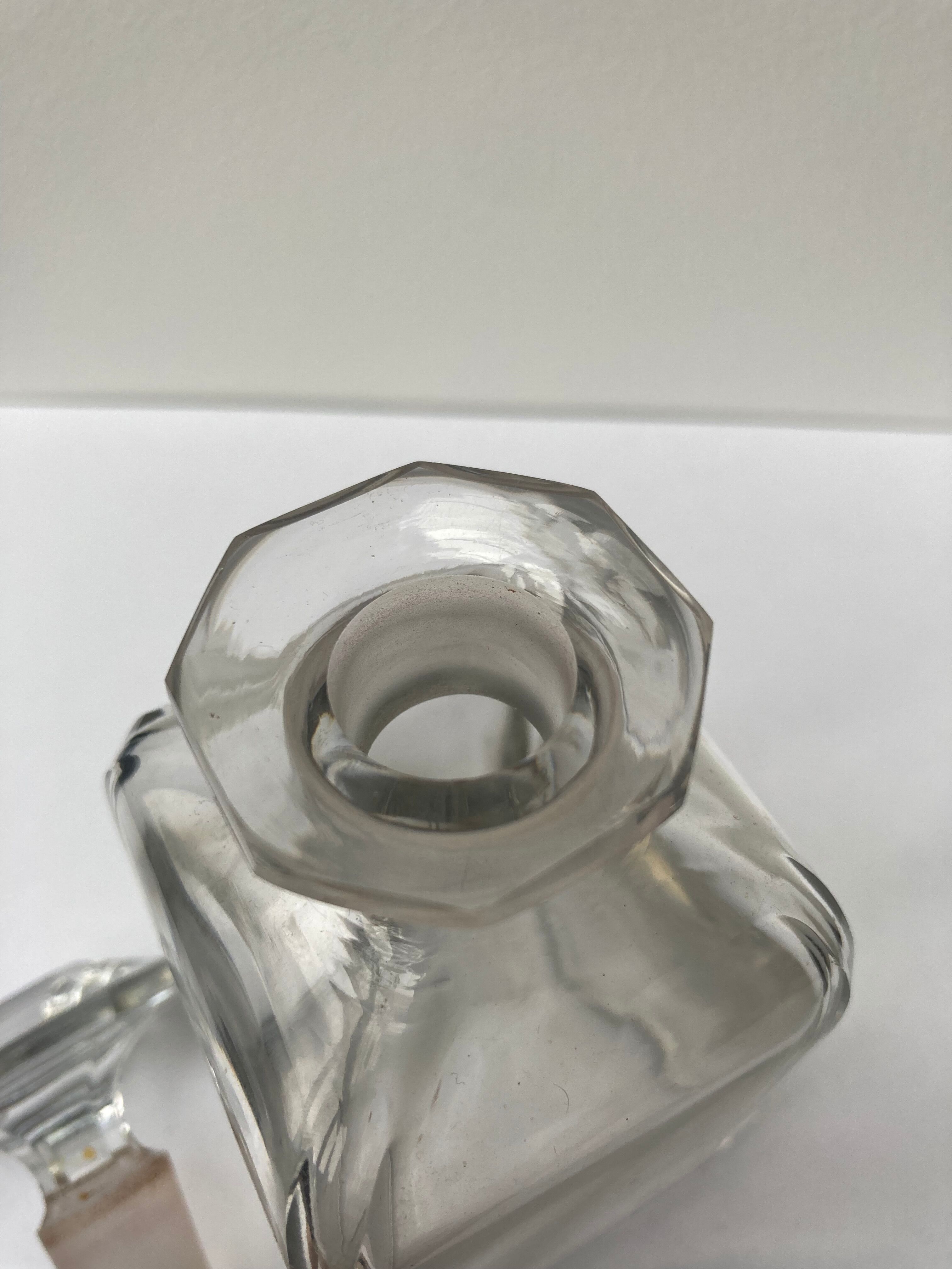Perfume bottle crystal XIXth with cap facets