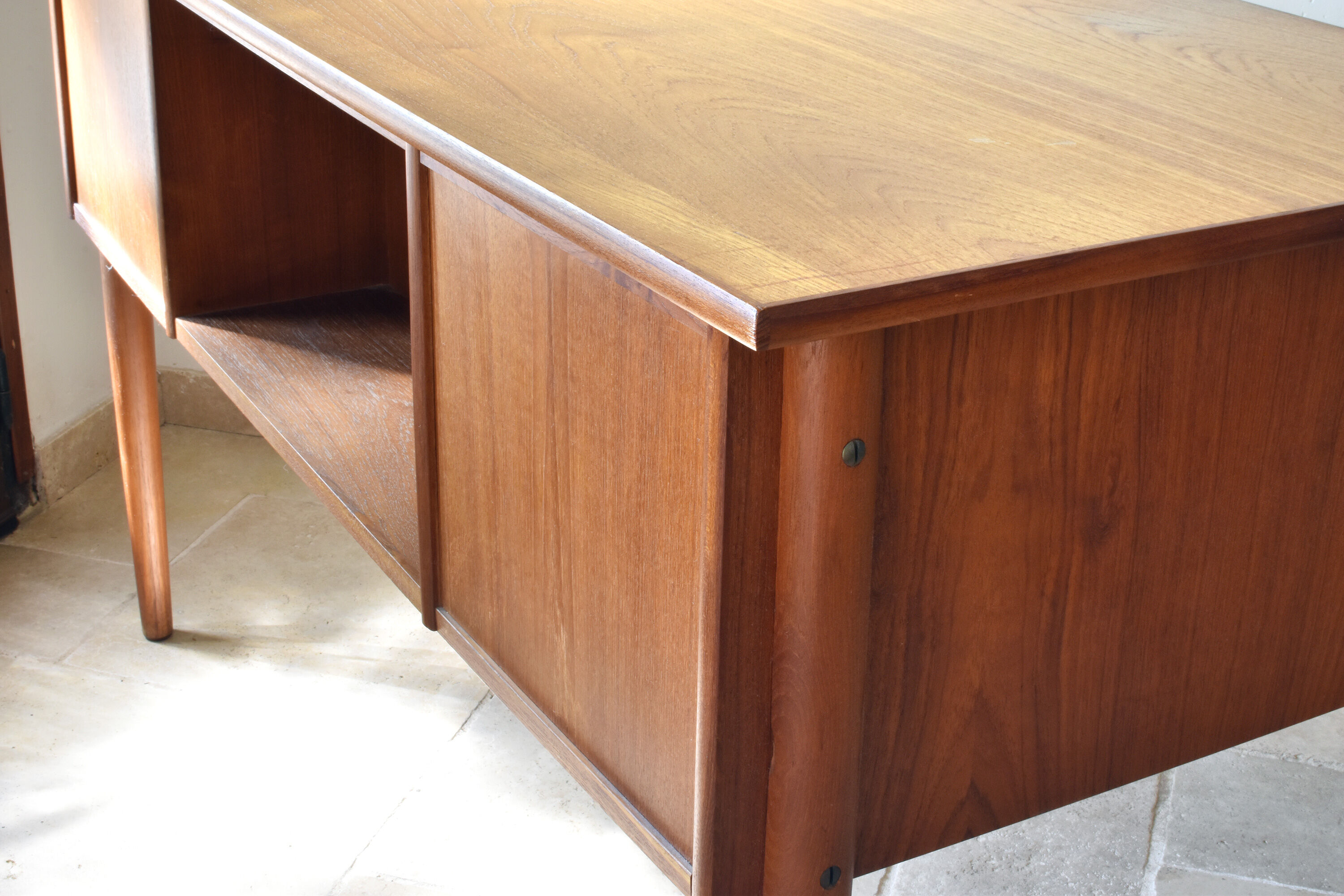 Scandinavian vintage office and chair - 60s