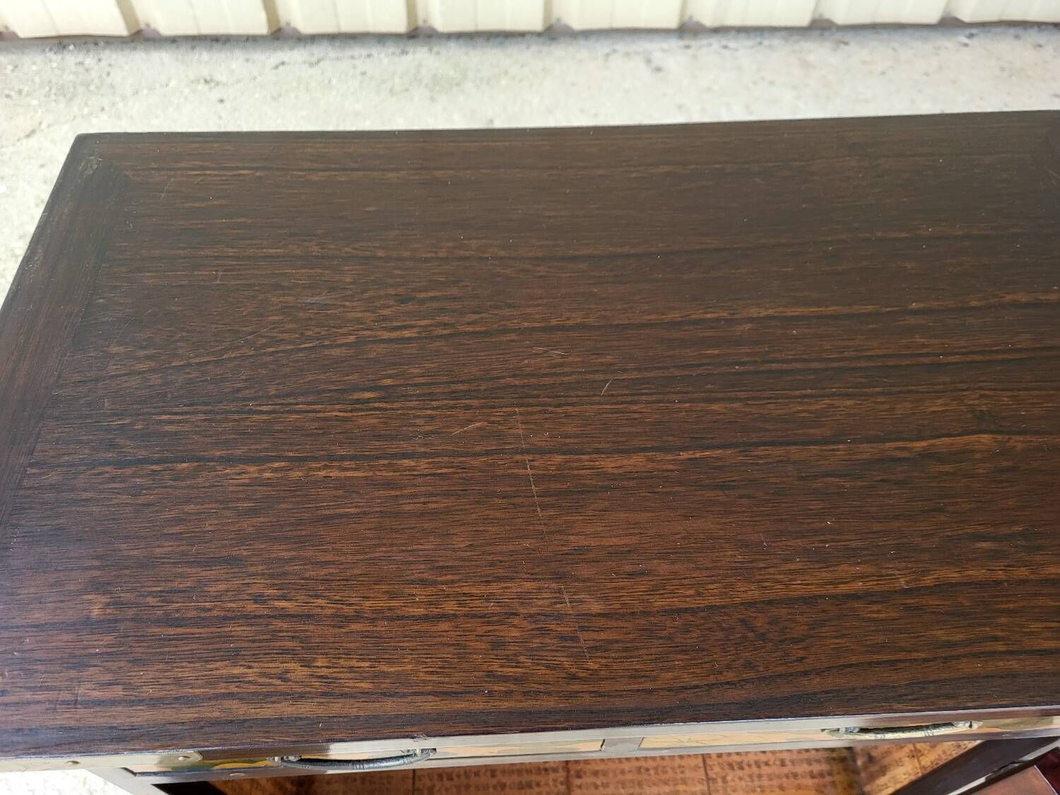 Small Chinese cabinet h 62 cm, 62cm x 37 cm 2 drawers, 2 doors