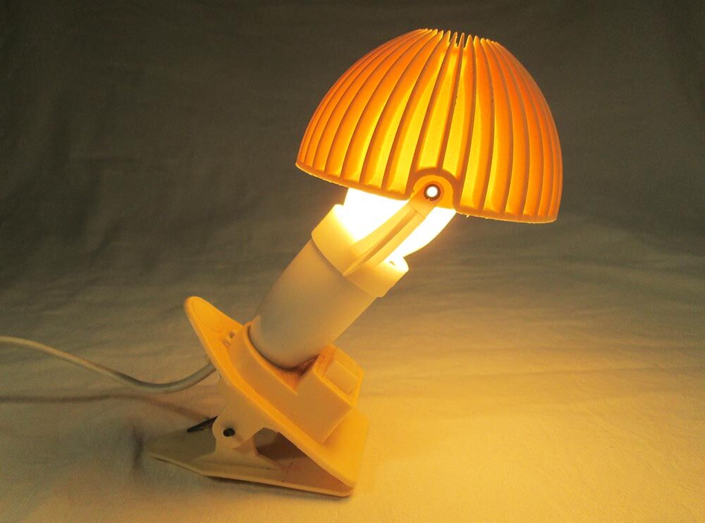 Mushroom lamp with clip