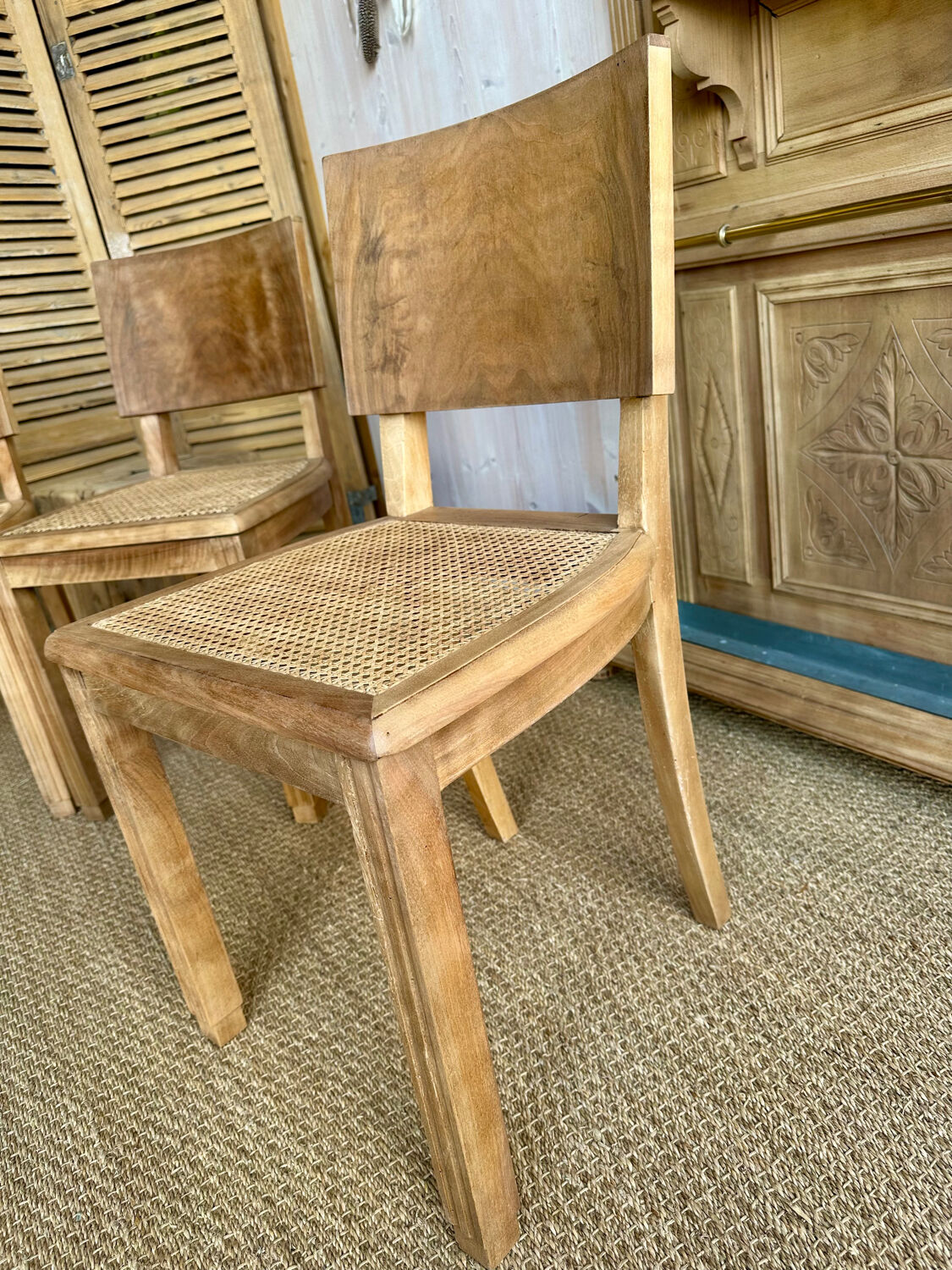 Set of 4 vintage chairs in light wood and cane – refurbished