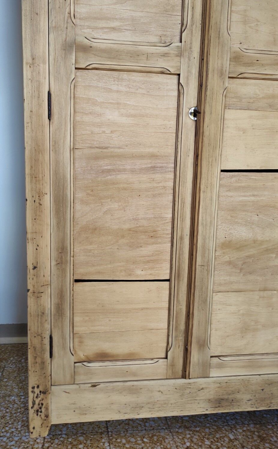Armoire parisienne