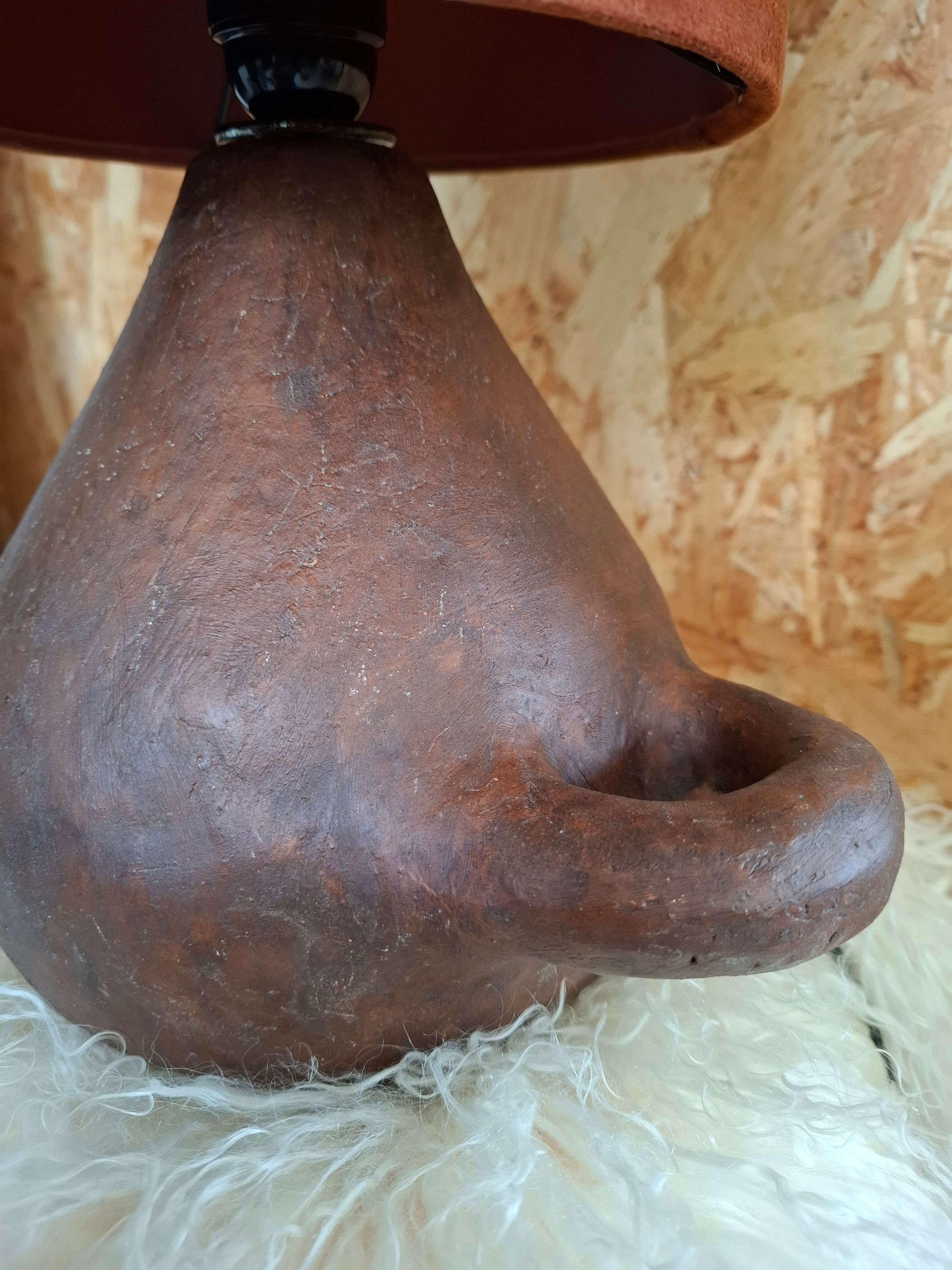 Lampe en terre cuite ancienne